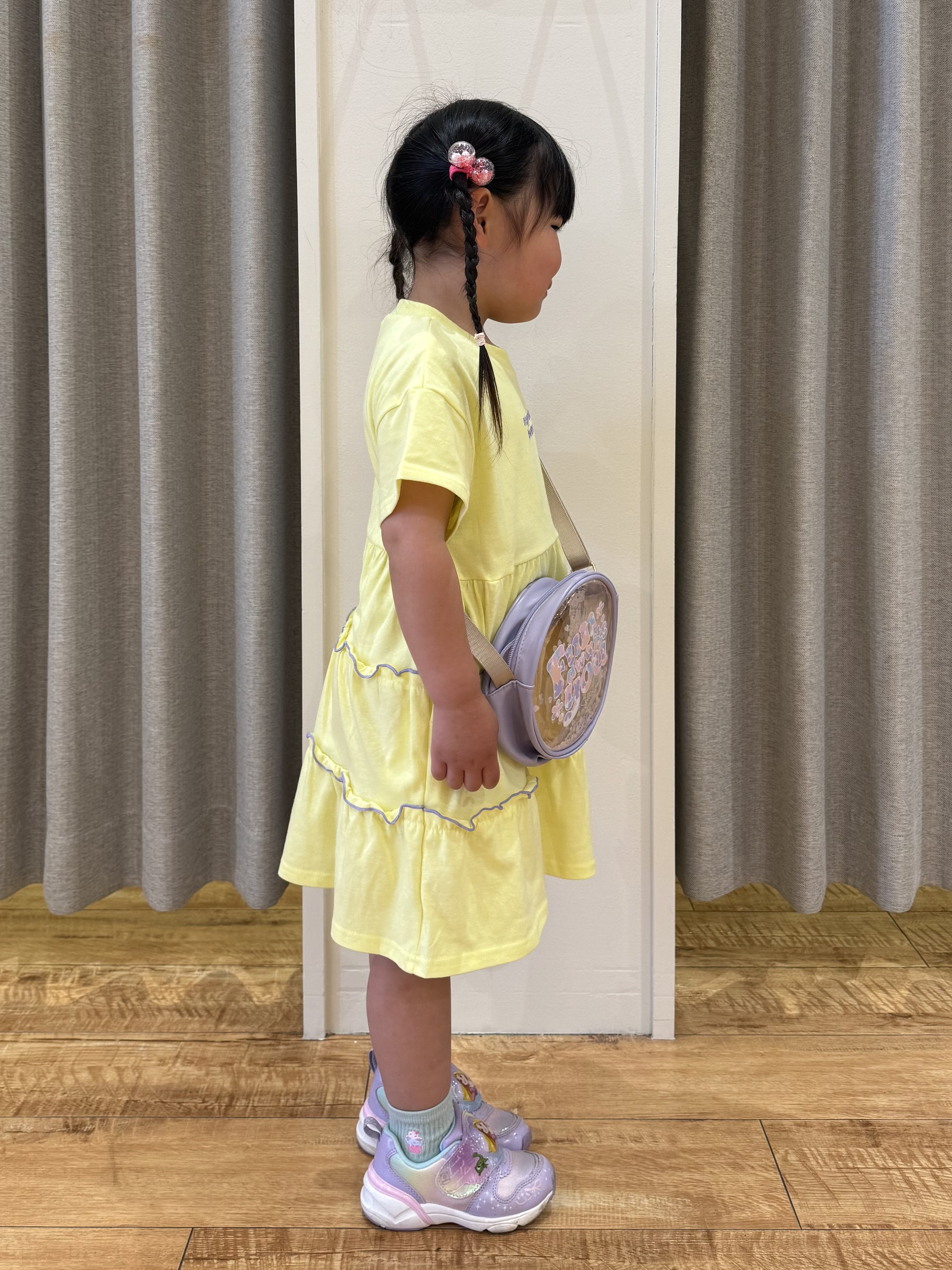 愛さんの「SHOO･LA･RUE｜【100-150cm】配色メローティアードワンピース」を使ったコーディネート