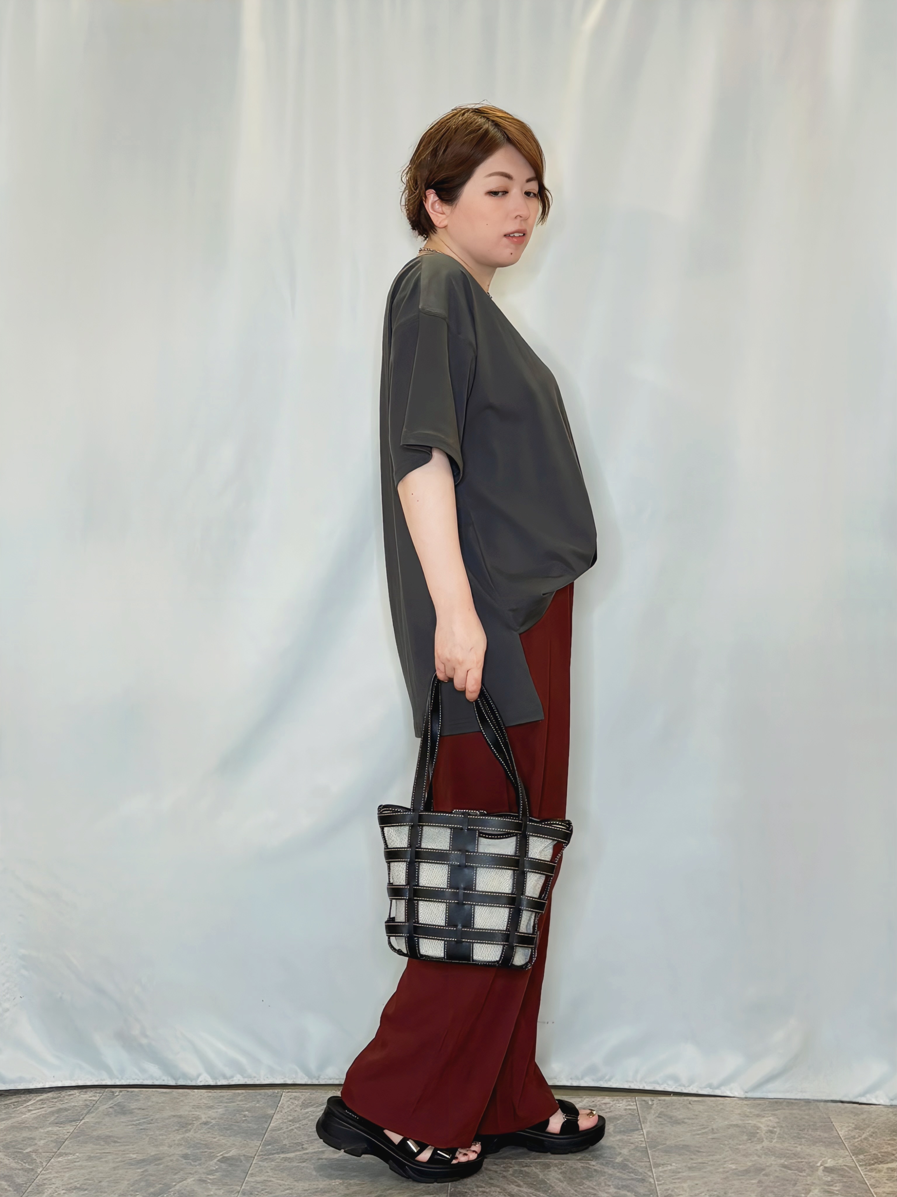 たみさんの「SHOO･LA･RUE｜【ひんやり】ゆるっと体型カバー BIGアソートTシャツ」を使ったコーディネート