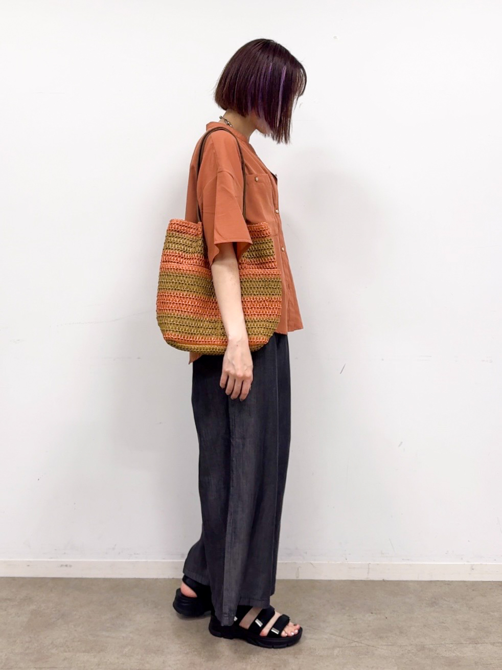 𝐜𝐡𝐢𝐤𝐚さんの「SHOO･LA･RUE｜【洗濯機可/S-LL】大人の抜け感 ゆるっと5分袖シャツ」を使ったコーディネート