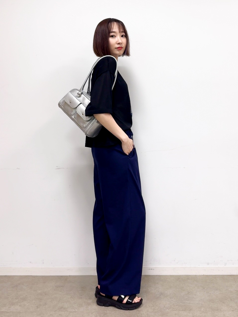 𝐜𝐡𝐢𝐤𝐚さんの「SHOO･LA･RUE｜【体型カバー】程よい透け感 デザインアソート 5分袖シアーニット」を使ったコーディネート