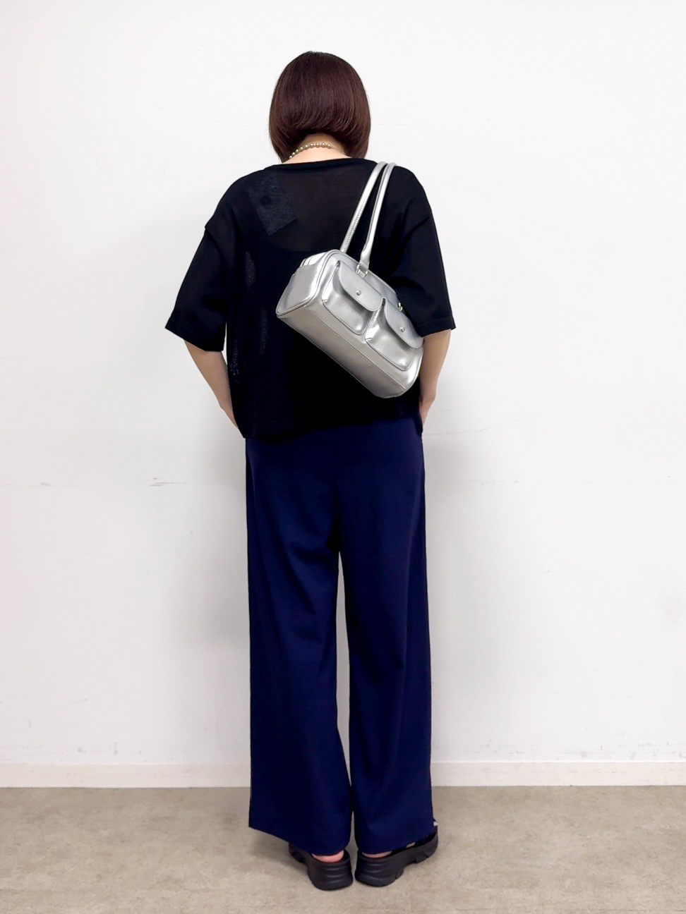 𝐜𝐡𝐢𝐤𝐚さんの「SHOO･LA･RUE｜【体型カバー】程よい透け感 デザインアソート 5分袖シアーニット」を使ったコーディネート