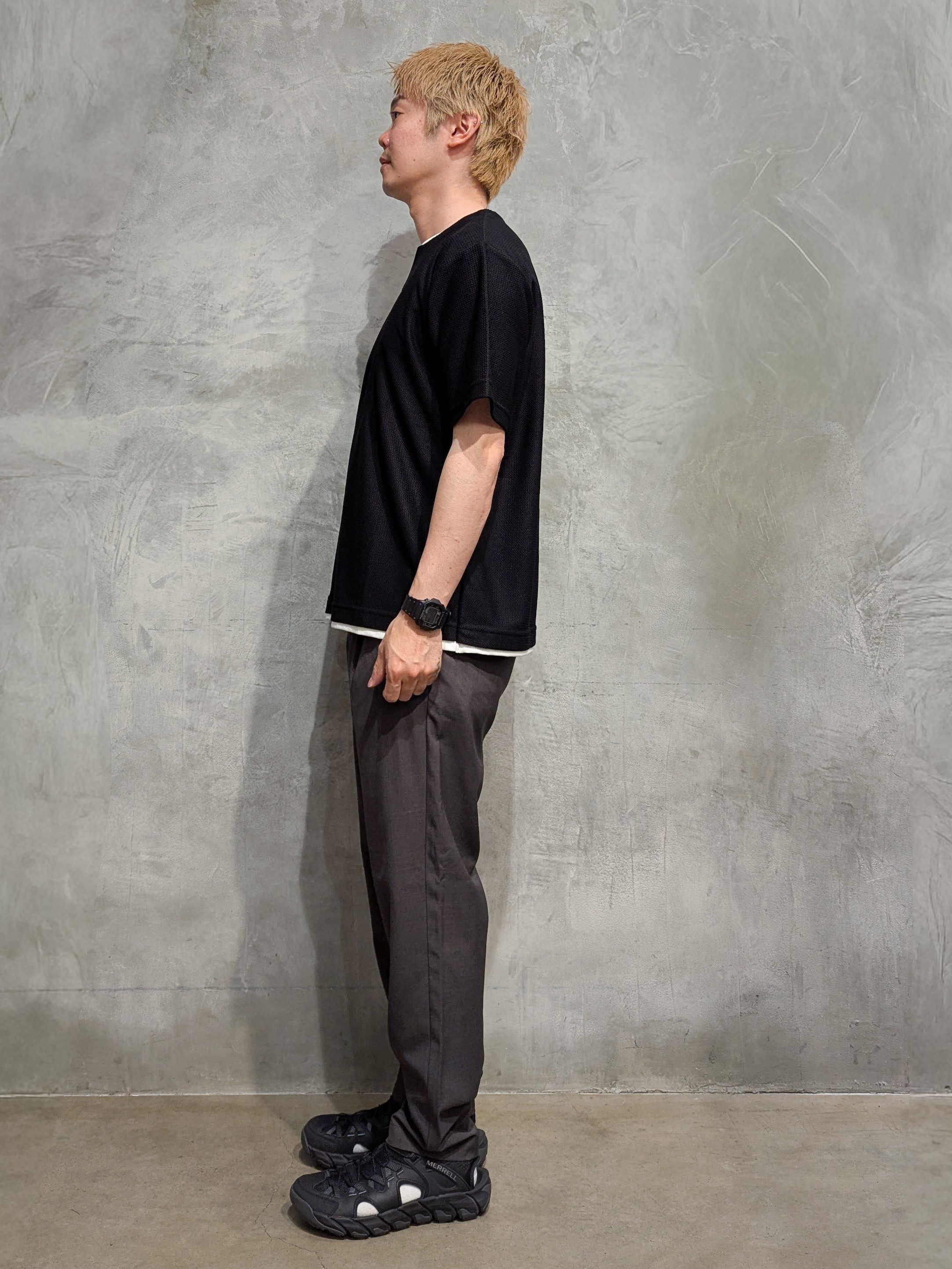 daiさんの「THE SHOP TK｜【一枚でコーディネートが完成！】レイヤード風 キーネック 半袖Tシャツ 洗濯機OK」を使ったコーディネート