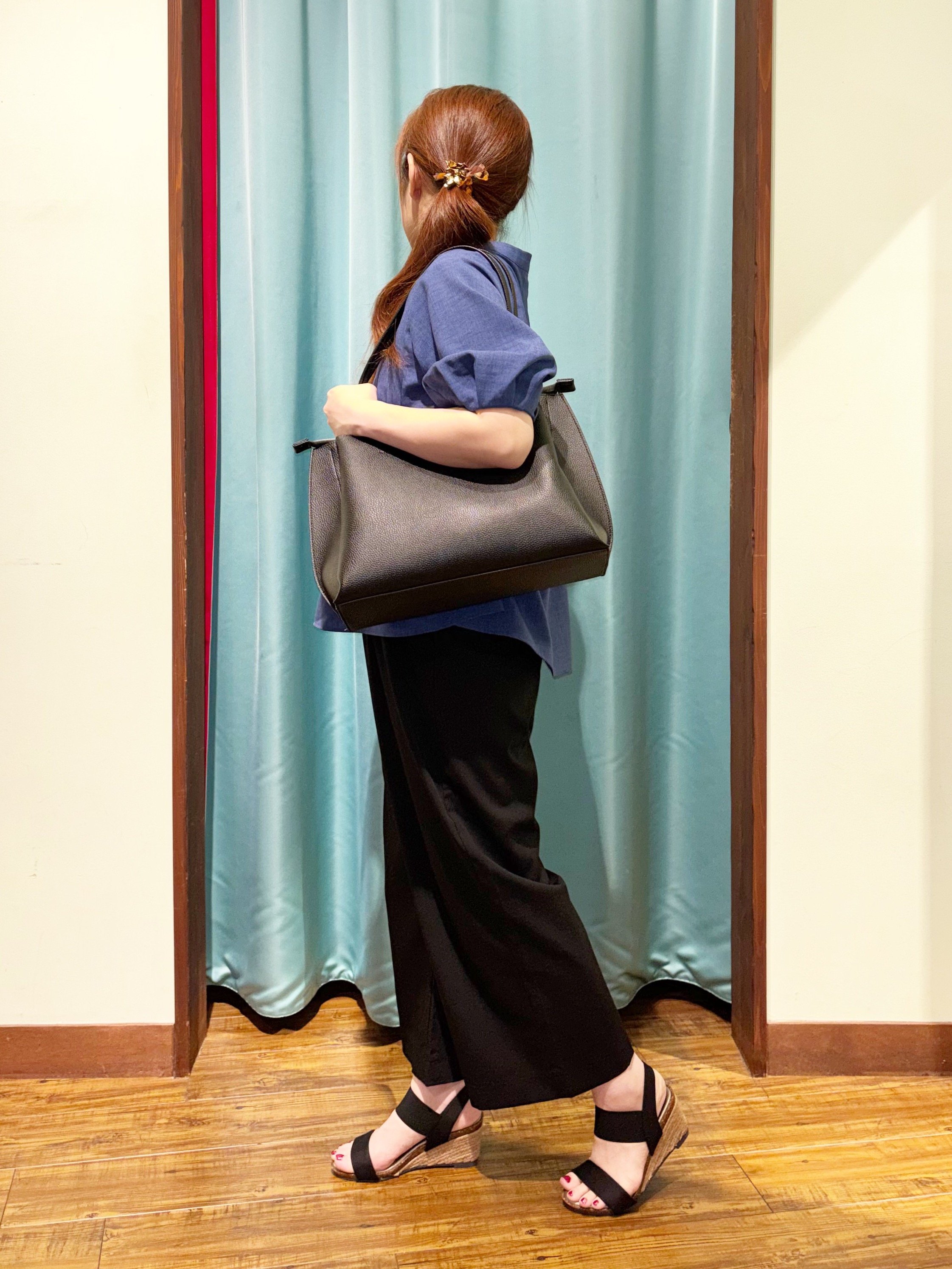 tukiさんの「SHOO･LA･RUE｜【高レビュー/洗濯後しわになりにくい/インせず着られる】自然に体型カバー 麻調ペプラムブラウス」を使ったコーディネート