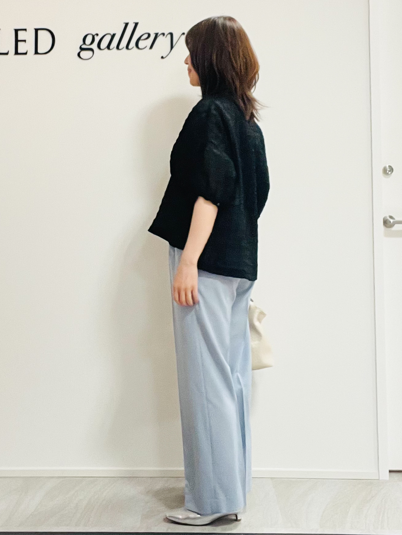 めいさんの「UNTITLED｜【洗える】シアーVネックブラウス」を使ったコーディネート