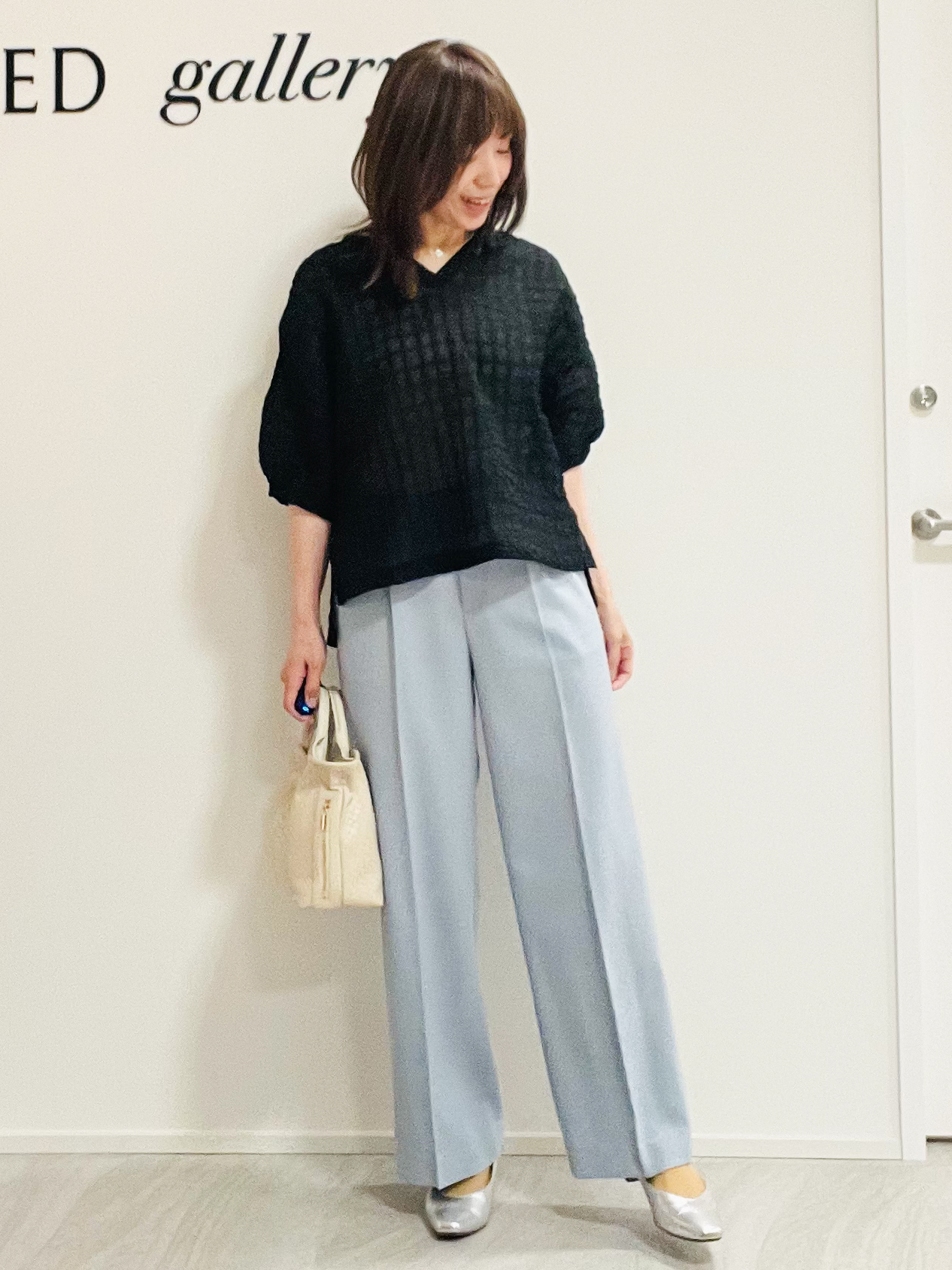 めいさんの「UNTITLED｜【洗える】シアーVネックブラウス」を使ったコーディネート