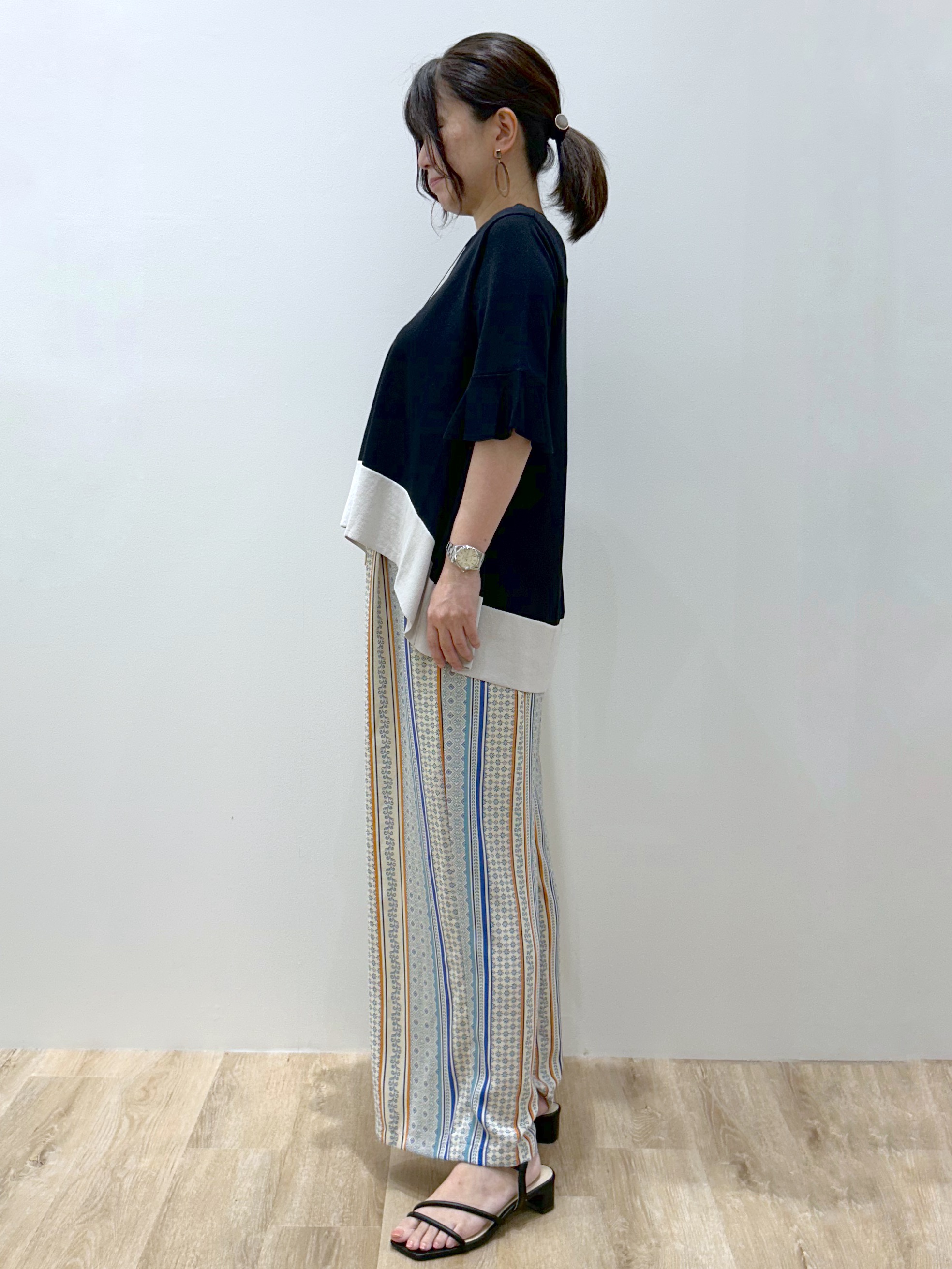 ひろみさんの「OPAQUE.CLIP｜【UV／遮熱性】配色フレアシルエットニット《洗濯機OK》」を使ったコーディネート
