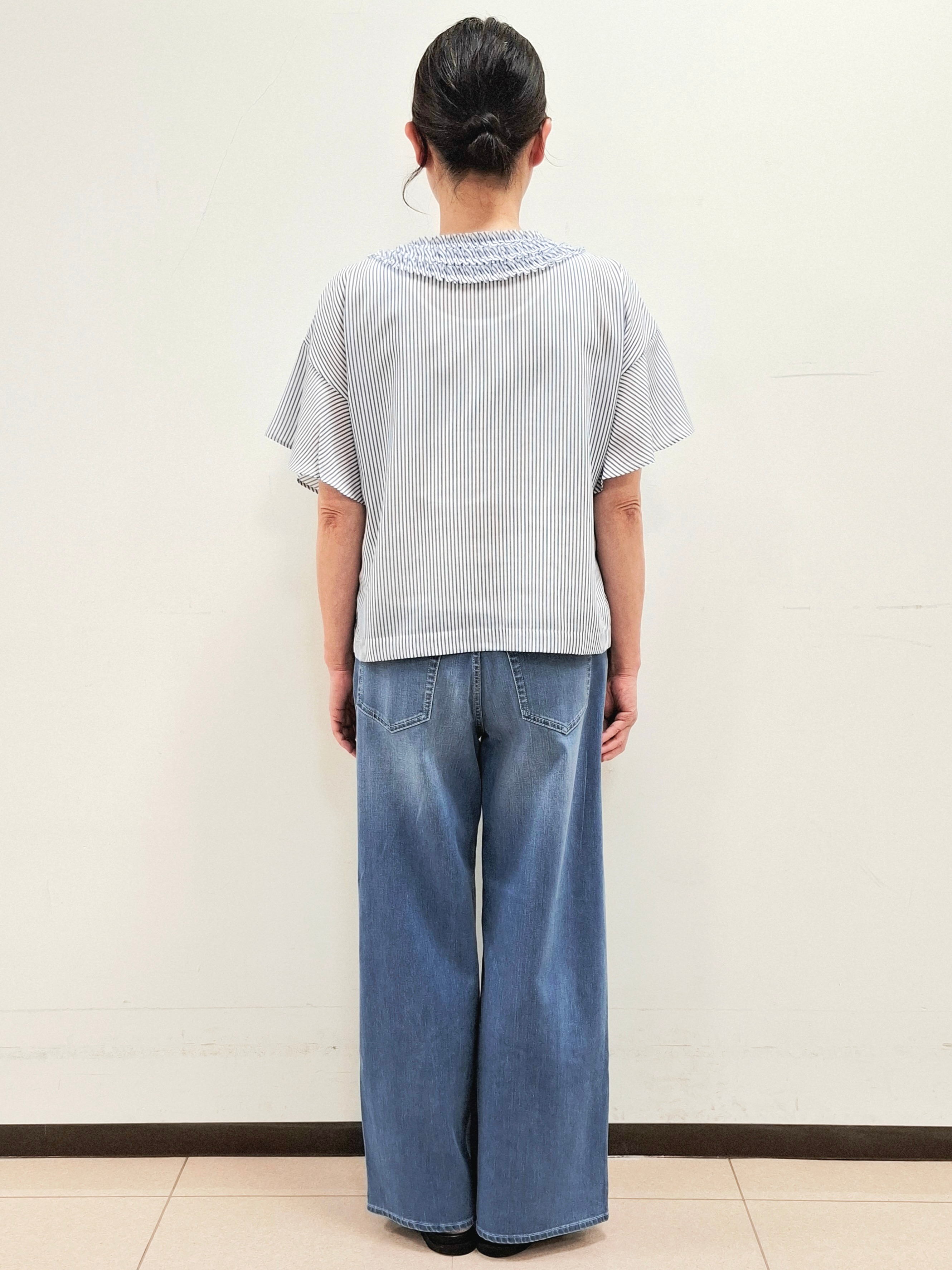 ねぎさんの「UNTITLED｜【接触冷感/通気性/洗える】Vネックフリルブラウス」を使ったコーディネート