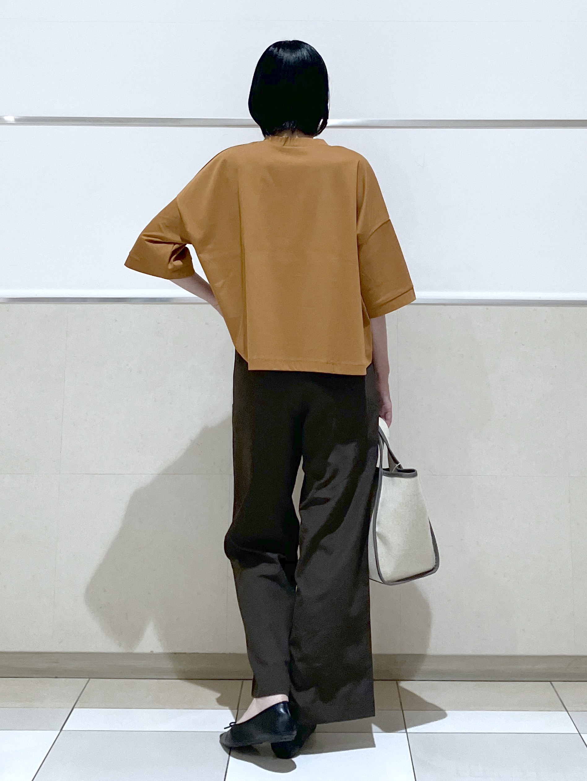 eriko さんの「Dessin｜【新色追加/体型カバー】美光沢カットソーボクシーシルエット」を使ったコーディネート