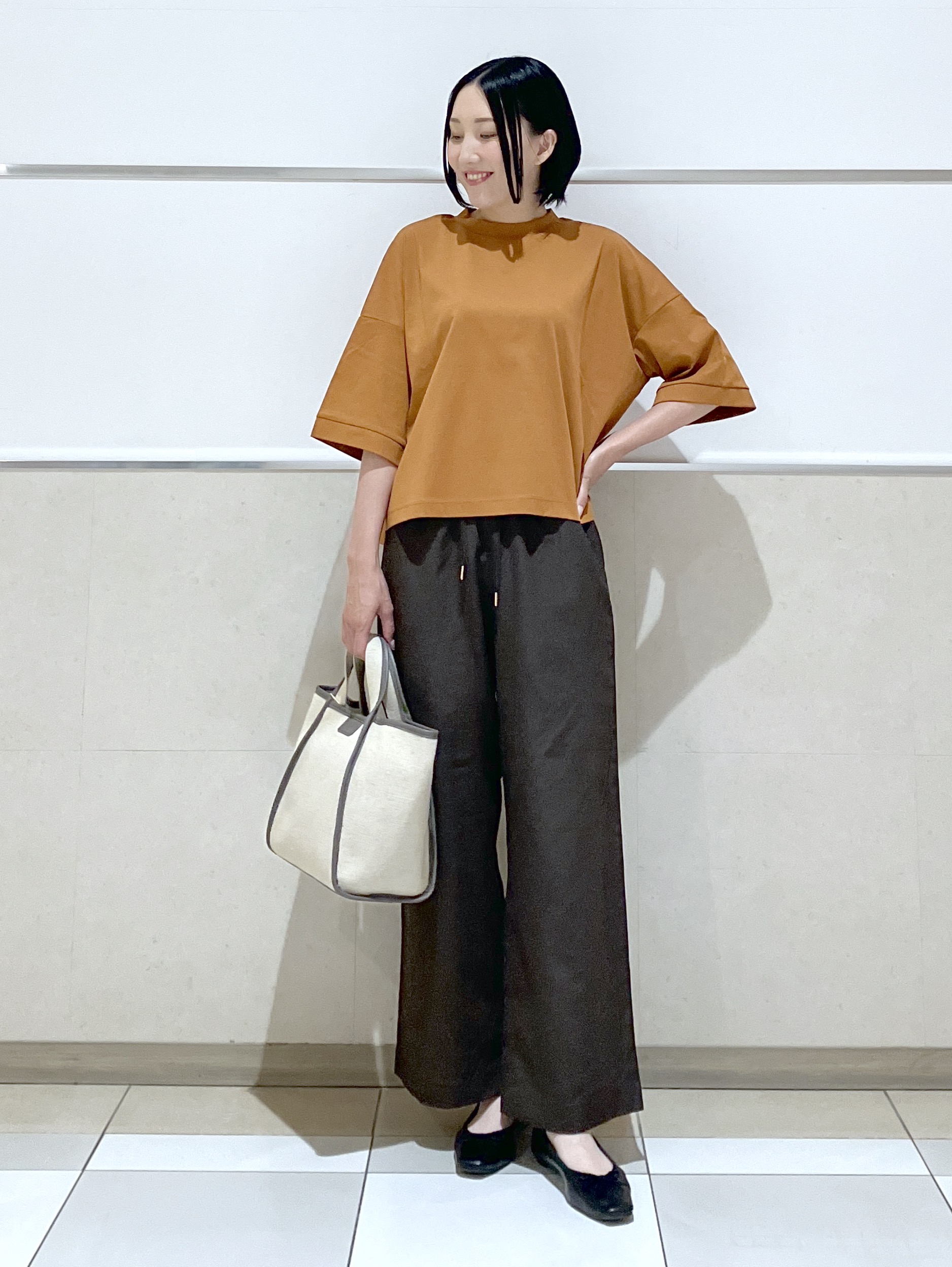 eriko さんの「Dessin｜【新色追加/体型カバー】美光沢カットソーボクシーシルエット」を使ったコーディネート