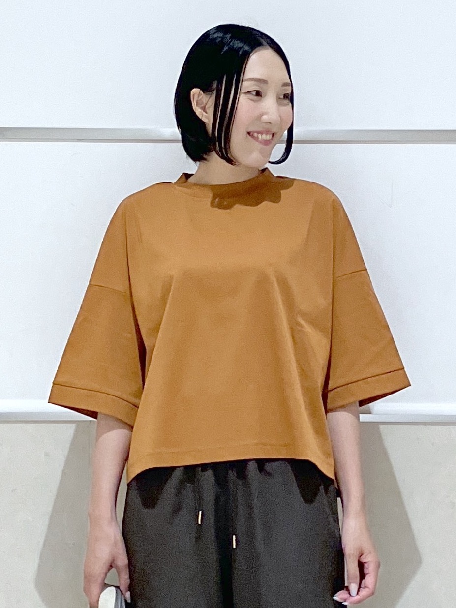 eriko さんの「Dessin｜【新色追加/体型カバー】美光沢カットソーボクシーシルエット」を使ったコーディネート
