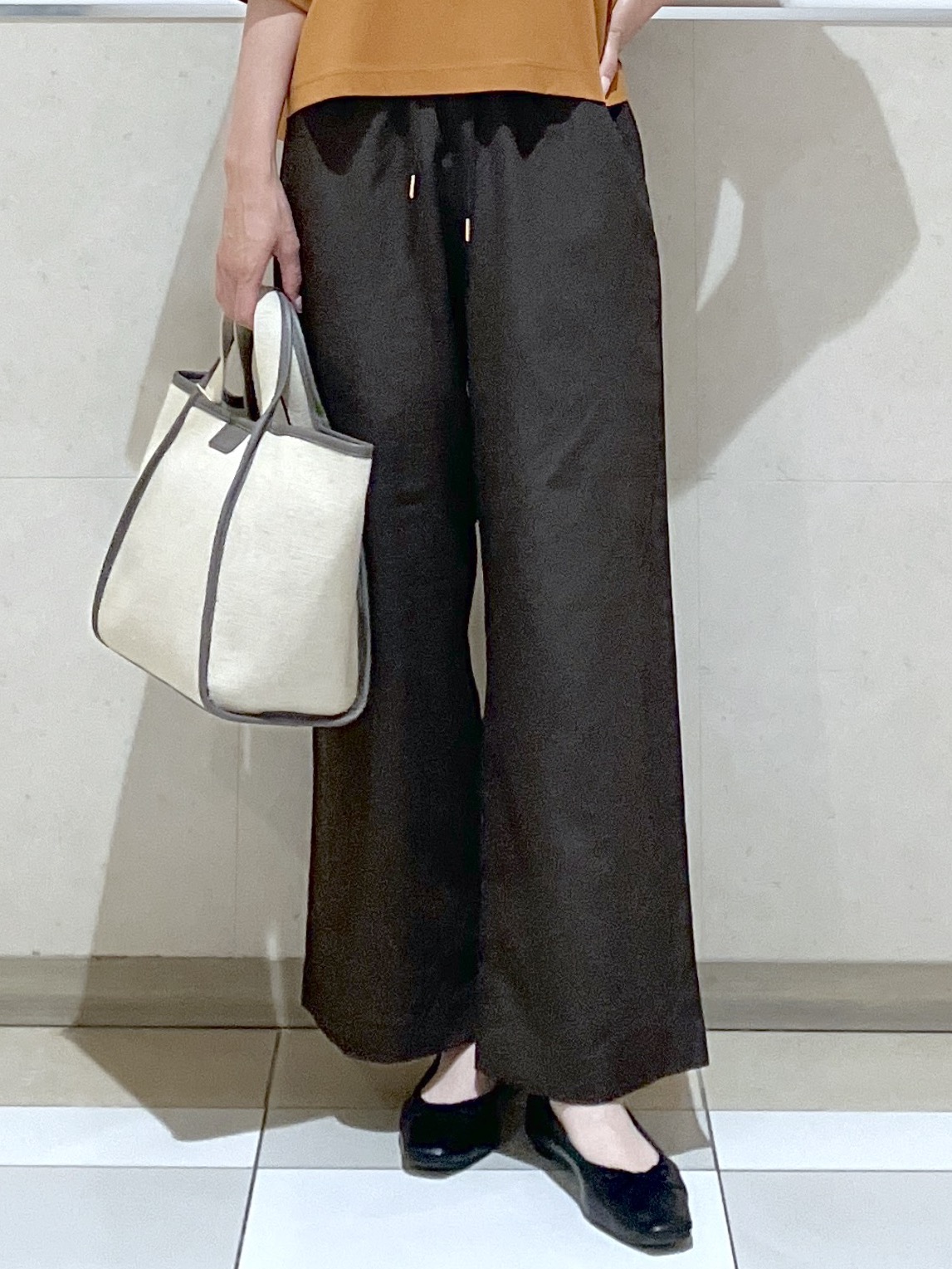 eriko さんの「Dessin｜【新色追加/体型カバー】美光沢カットソーボクシーシルエット」を使ったコーディネート
