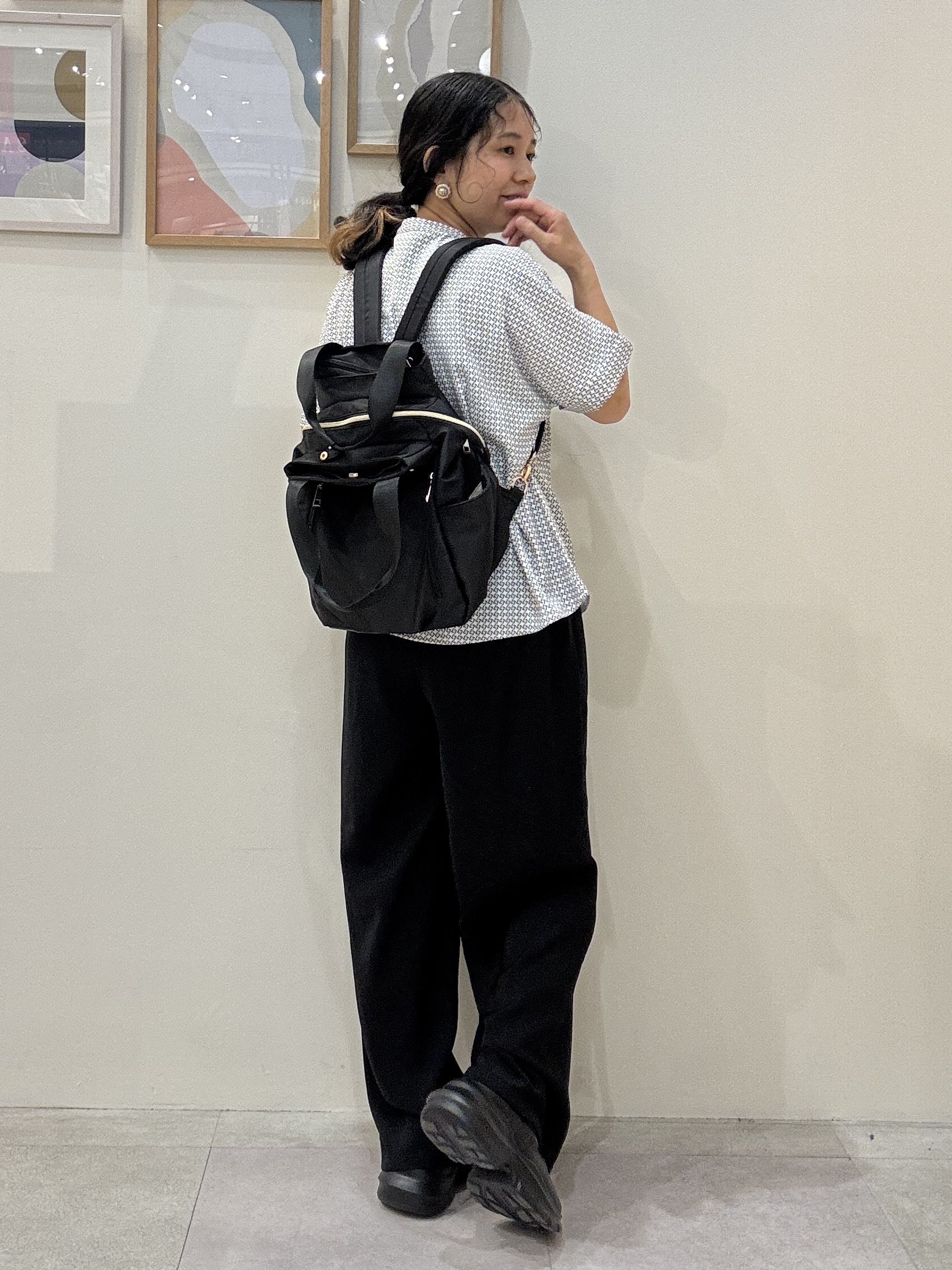 たけぴさんの「SHOO･LA･RUE｜【ひんやり/UV/通勤】洗濯後しわになりにくい インしない ウエストタックペプラムブラウス」を使ったコーディネート