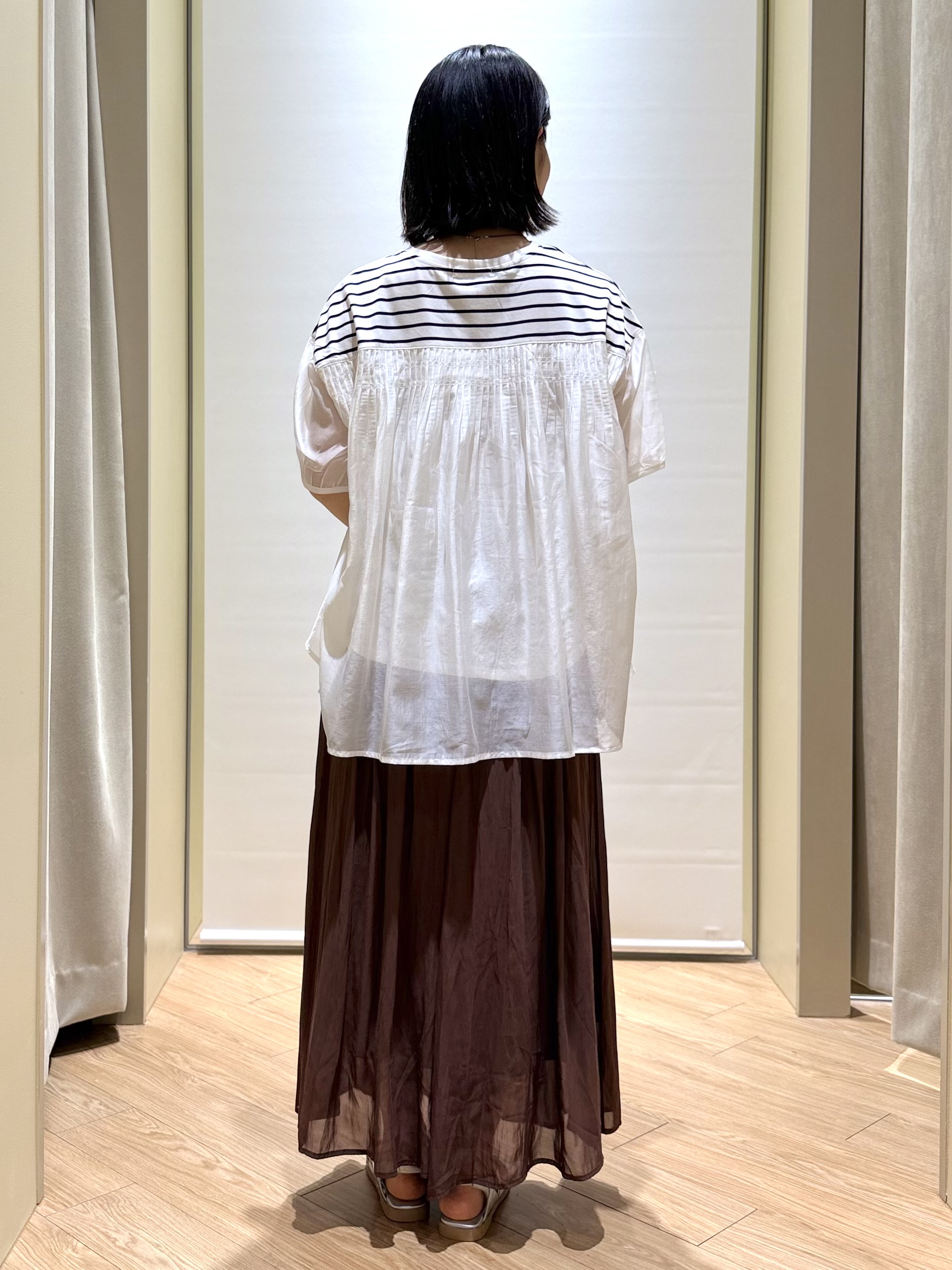 あんりさんの「grove｜【貴島明日香さん着用/UVカット】体型カバー叶う、バックプリーツTシャツ」を使ったコーディネート