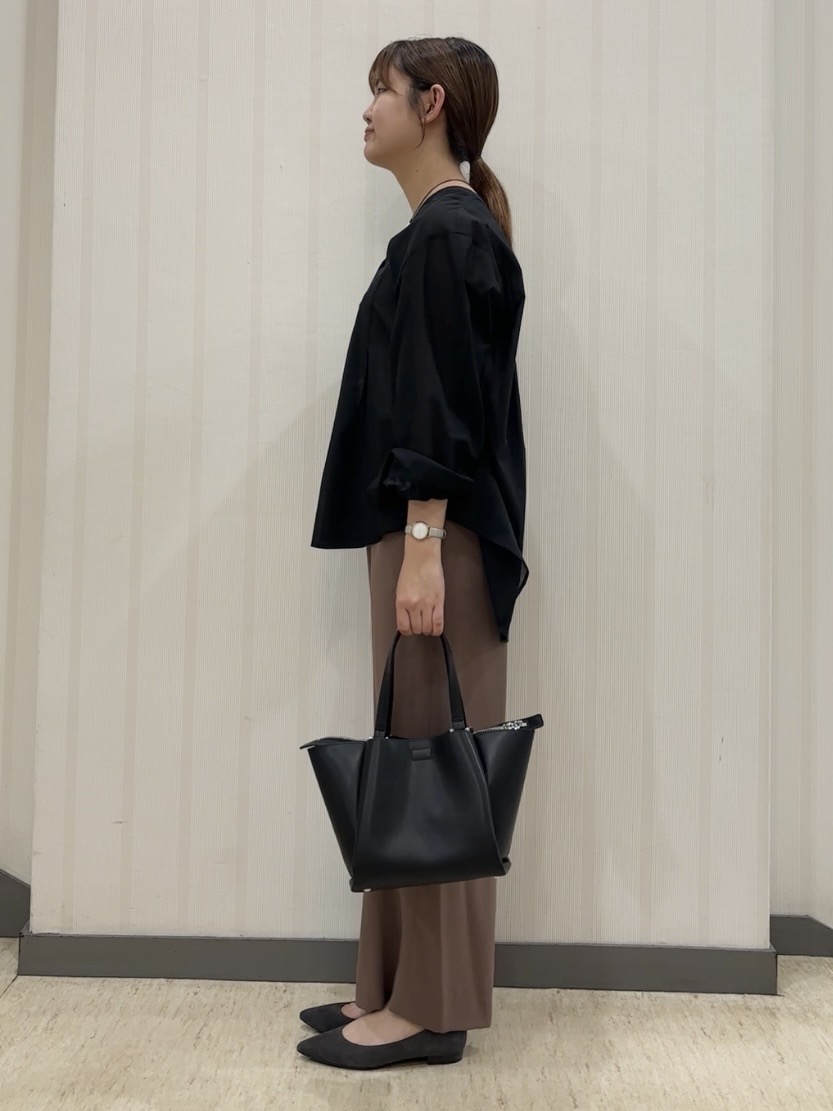 ちひさんの「INDIVI｜【さらに軽く軽快！／着る日傘】イージーワイドパンツ」を使ったコーディネート