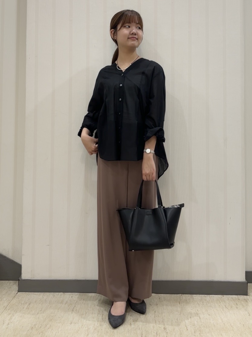 ちひさんの「INDIVI｜【さらに軽く軽快！／着る日傘】イージーワイドパンツ」を使ったコーディネート