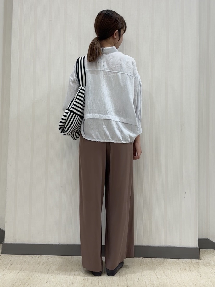ちひさんの「INDIVI｜【さらに軽く軽快！／着る日傘】イージーワイドパンツ」を使ったコーディネート