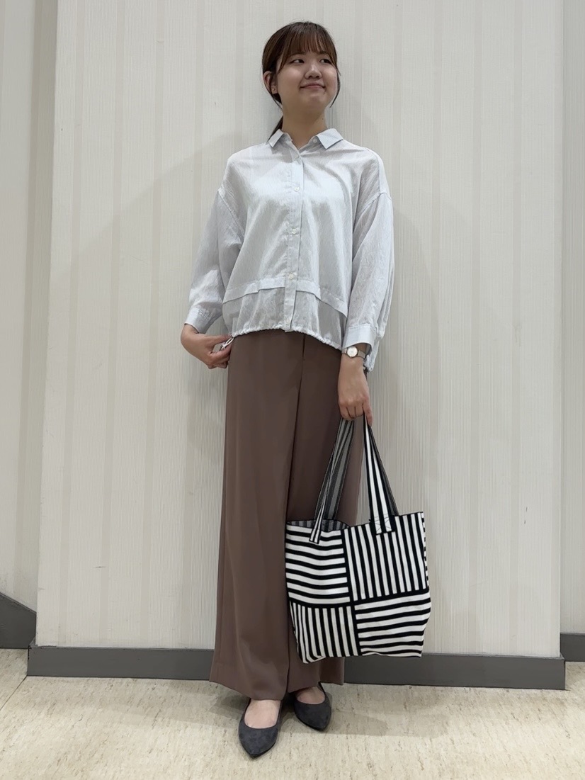 ちひさんの「INDIVI｜【さらに軽く軽快！／着る日傘】イージーワイドパンツ」を使ったコーディネート