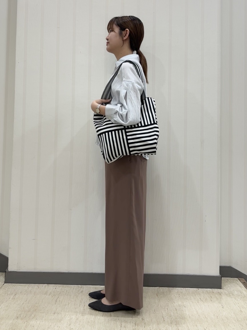 ちひさんの「INDIVI｜【さらに軽く軽快！／着る日傘】イージーワイドパンツ」を使ったコーディネート