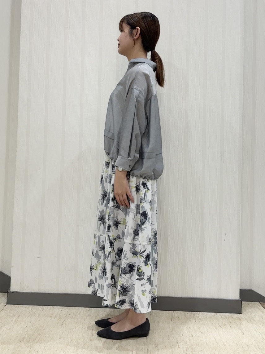 ちひさんの「INDIVI｜【接触冷感／洗える／2WAY】ドロスト付 シアーシャンブレーシャツ」を使ったコーディネート