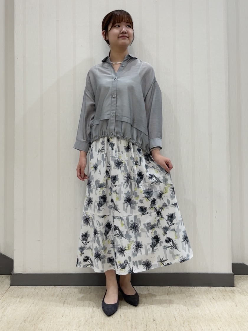 ちひさんの「INDIVI｜【接触冷感／洗える／2WAY】ドロスト付 シアーシャンブレーシャツ」を使ったコーディネート