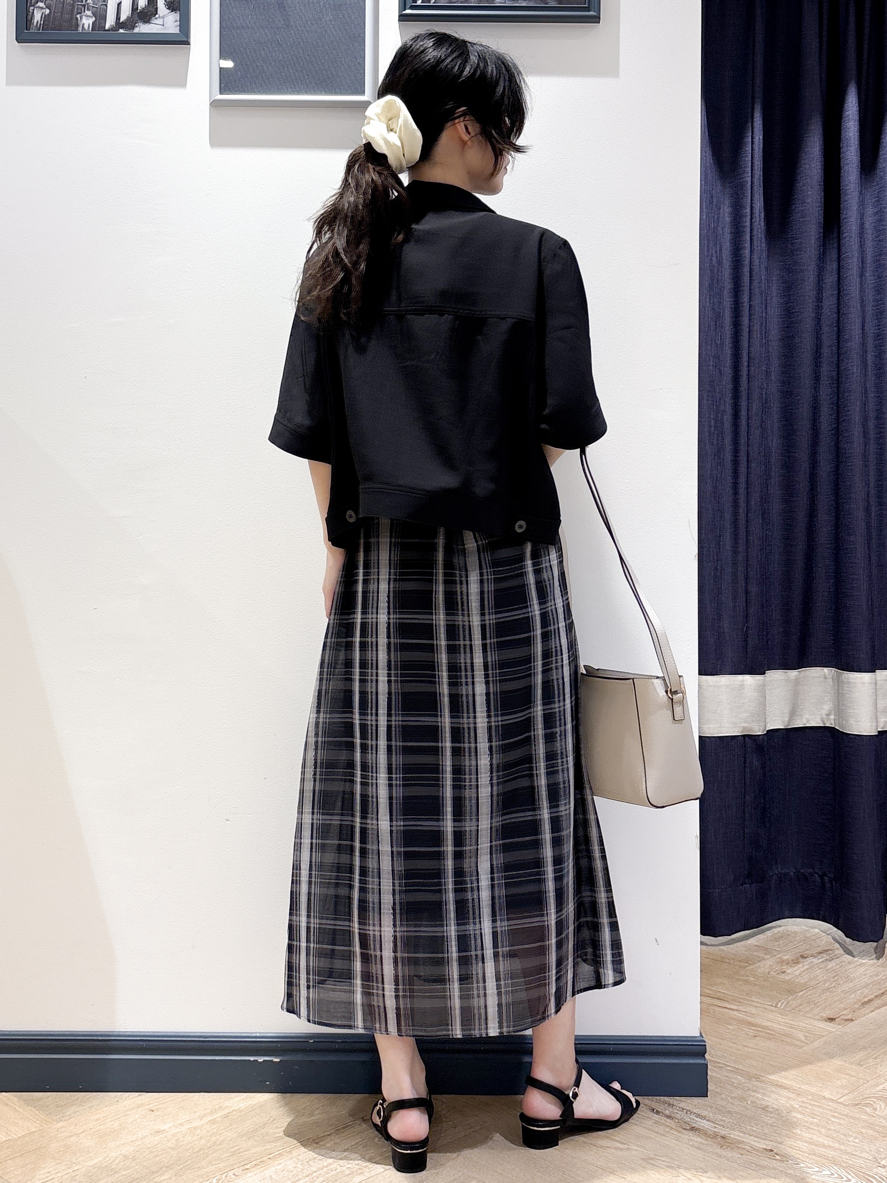 ayakaさんの「grove｜【吸水速乾・通気性・洗える】衿付きハーフジャケット」を使ったコーディネート