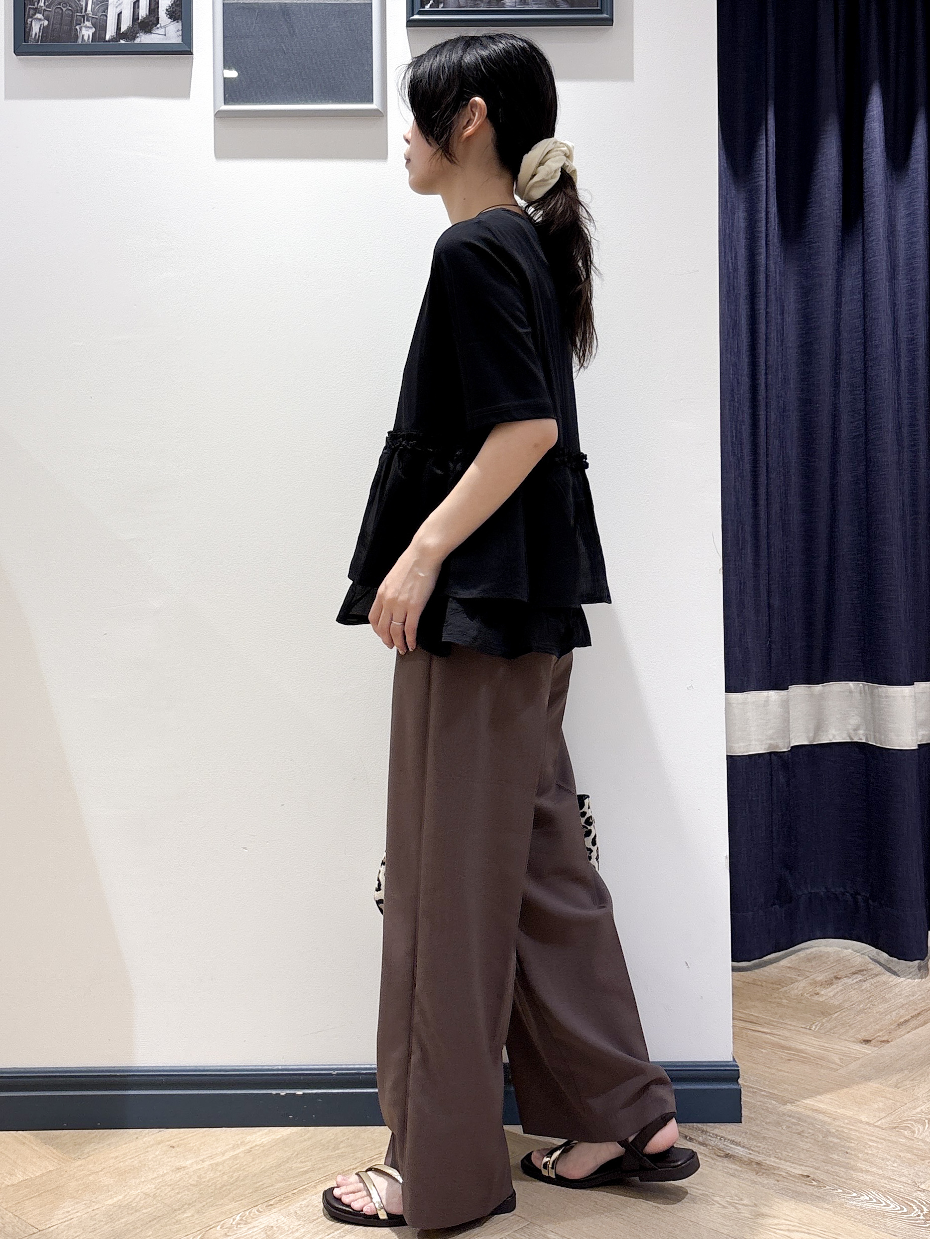 ayakaさんの「grove｜【体型カバー】INせず決まる、ウエストシアーフリルTシャツ」を使ったコーディネート