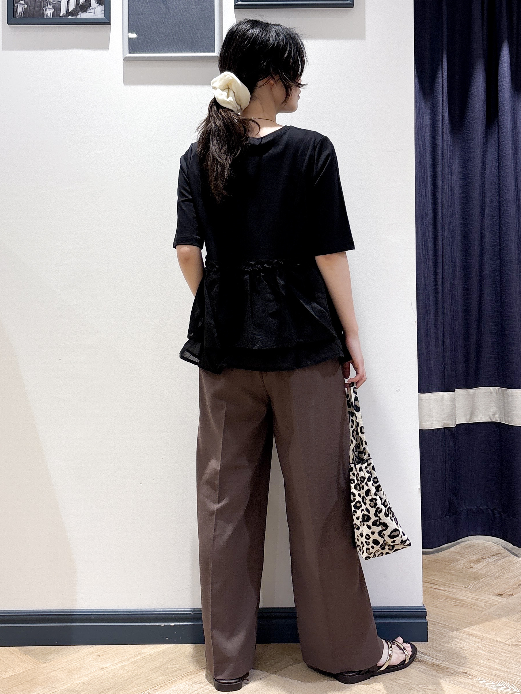 ayakaさんの「grove｜【体型カバー】INせず決まる、ウエストシアーフリルTシャツ」を使ったコーディネート