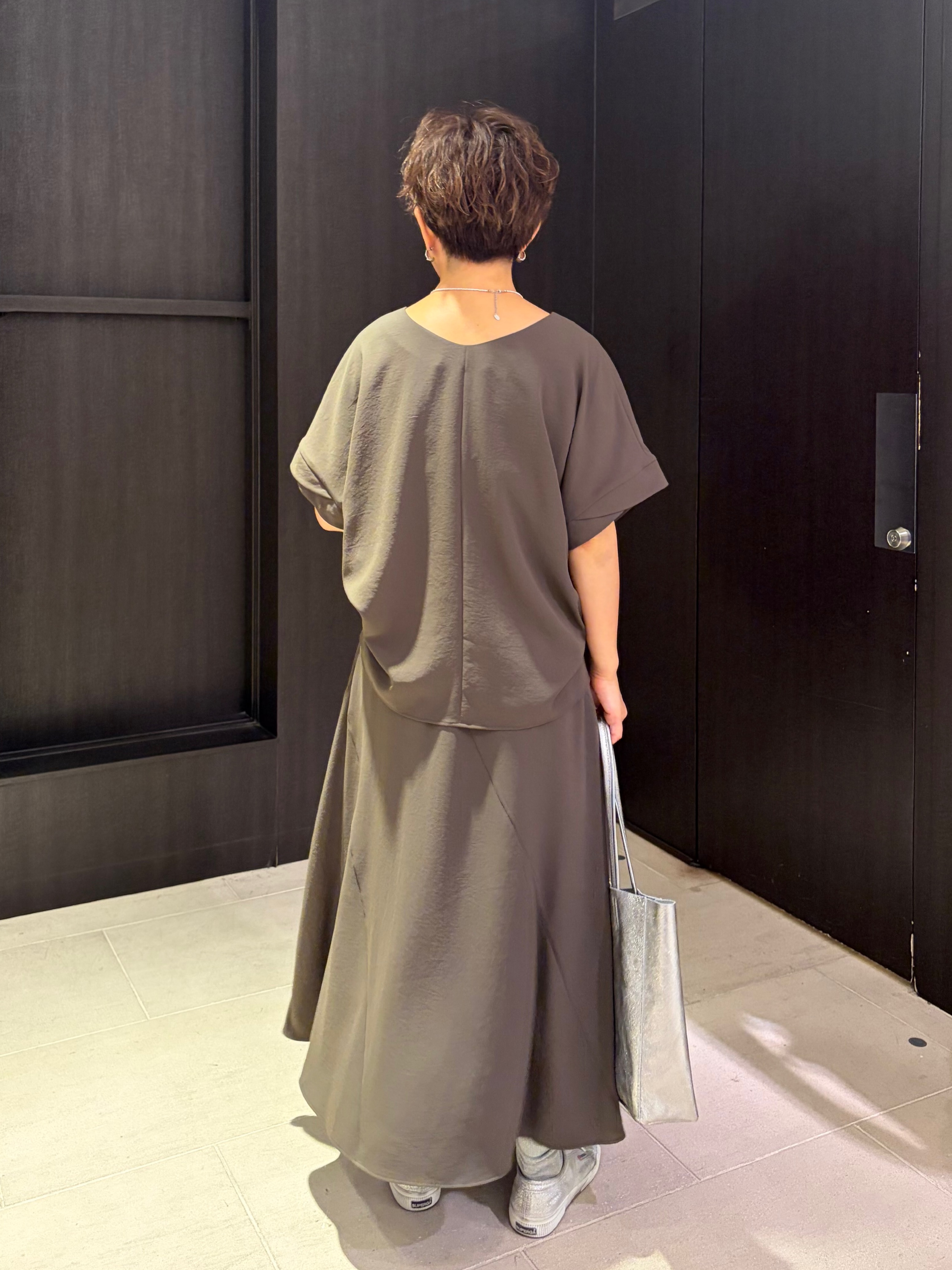 sayakaさんの「UNTITLED｜【セットアップ可/UVカット/前後2WAY】リラクシーフレンチスリーブブラウス」を使ったコーディネート