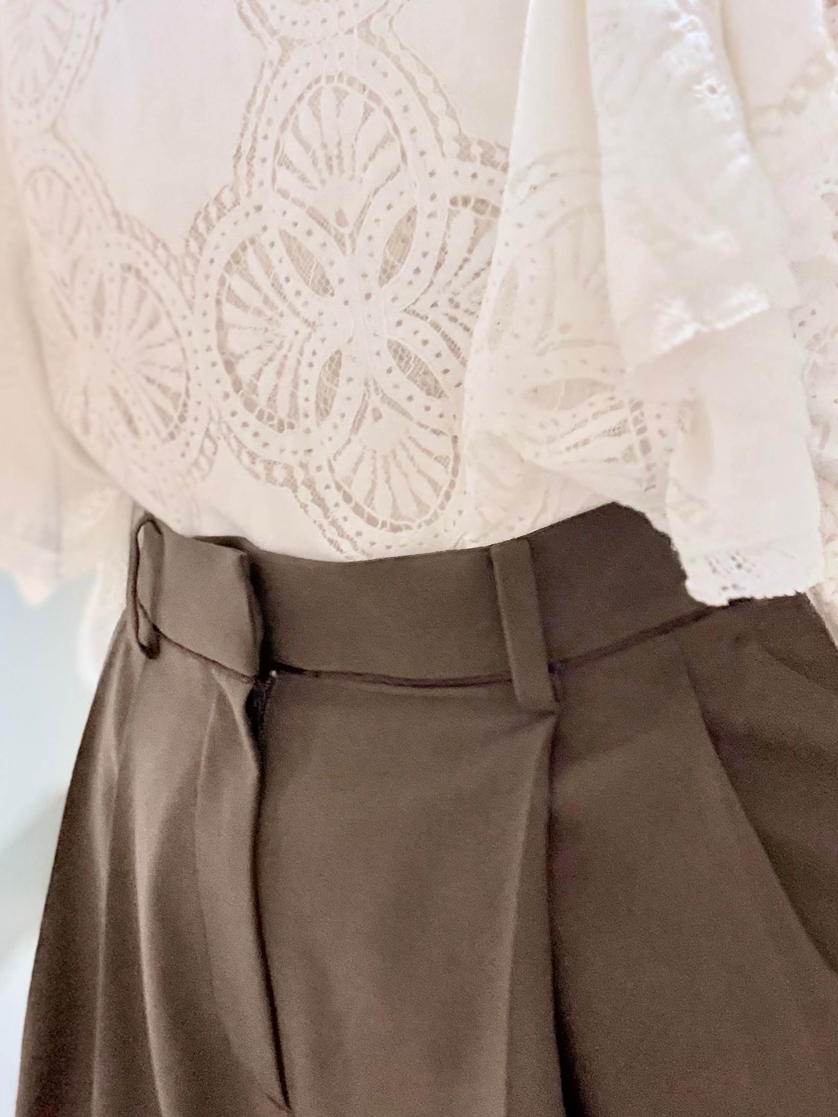Yamaさんの「DRESSTERIOR｜ラッセルレース ブラウス」を使ったコーディネート