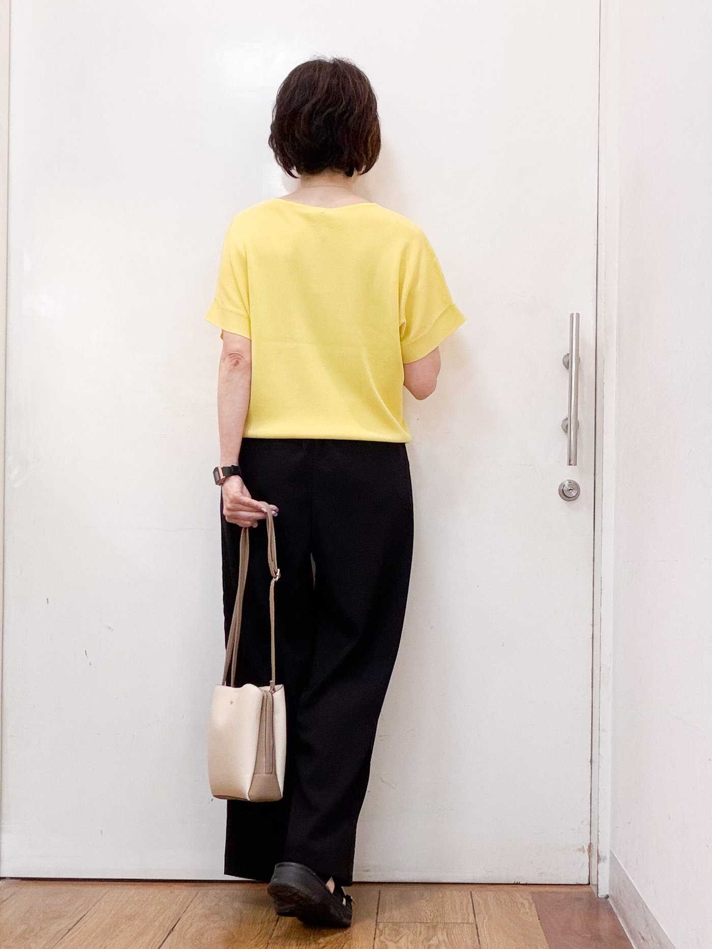 みぃさんの「SHOO･LA･RUE｜【毎日洗える/ひんやり/UV/S-LL】二の腕隠れる さらっとドルマン半袖ニット」を使ったコーディネート
