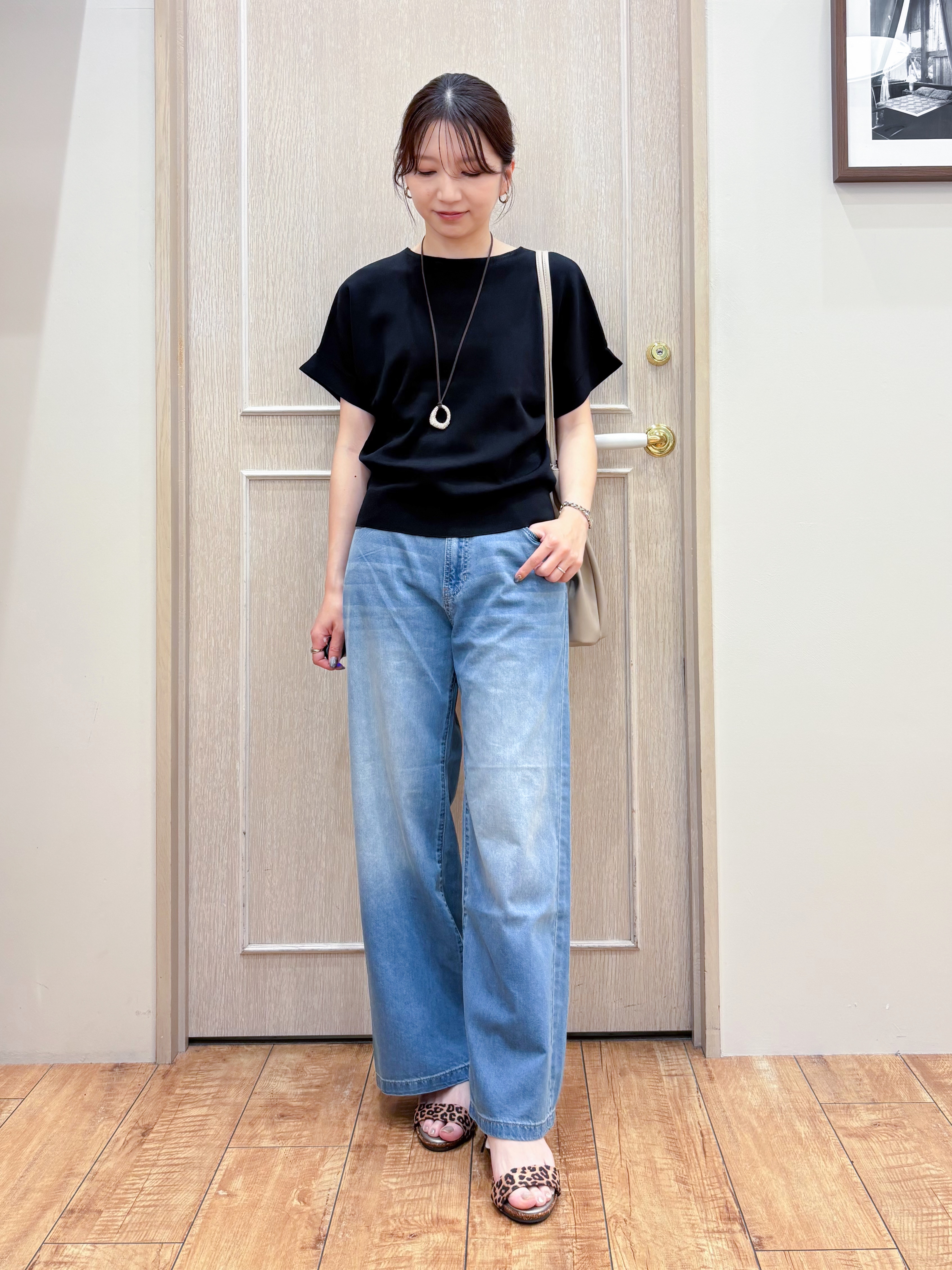 なみさんの「SHOO･LA･RUE｜【毎日洗える/ひんやり/UV/S-LL】二の腕隠れる さらっとドルマン半袖ニット」を使ったコーディネート