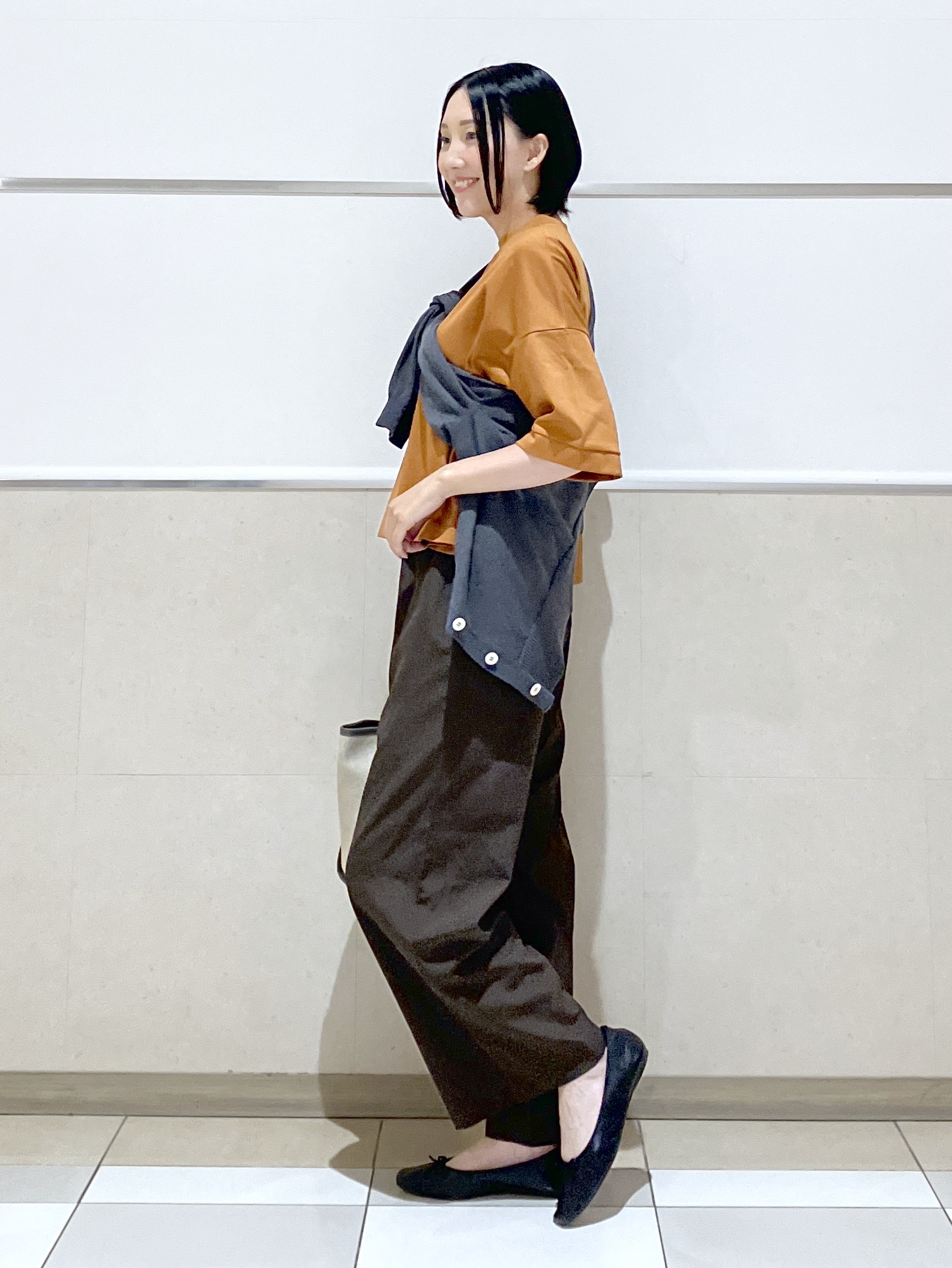 eriko さんの「Dessin｜【新色追加/体型カバー】美光沢カットソーボクシーシルエット」を使ったコーディネート
