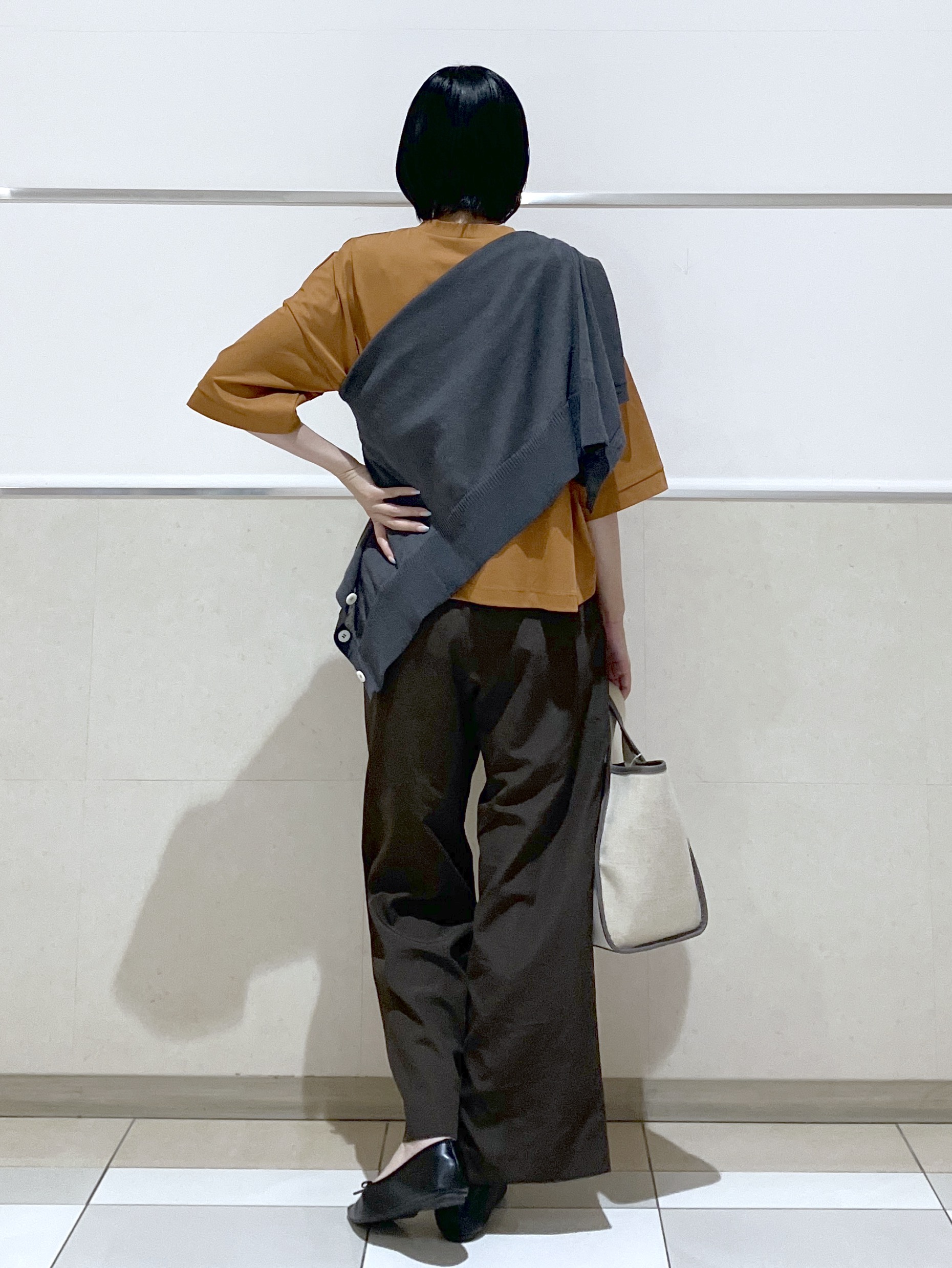 eriko さんの「Dessin｜【新色追加/体型カバー】美光沢カットソーボクシーシルエット」を使ったコーディネート