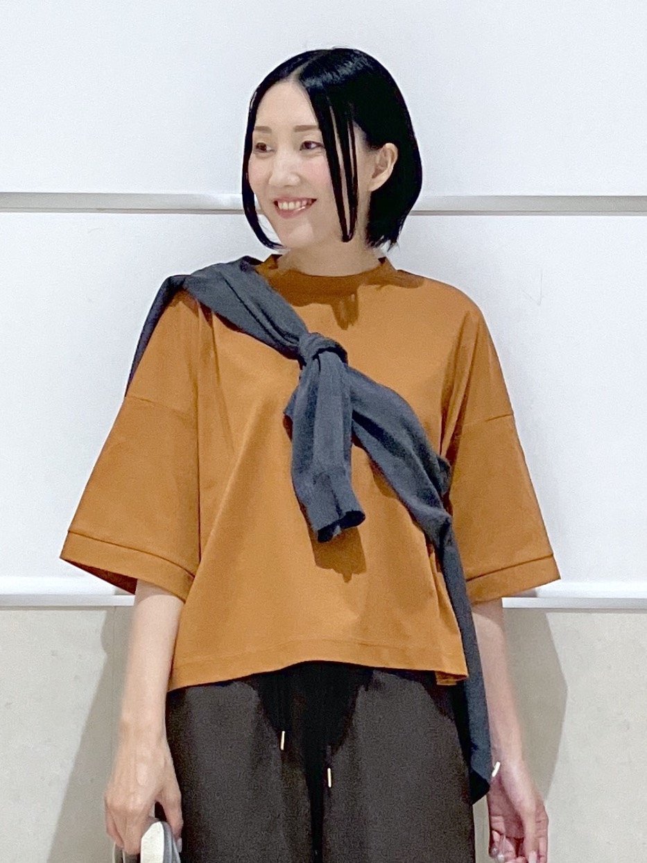 eriko さんの「Dessin｜【新色追加/体型カバー】美光沢カットソーボクシーシルエット」を使ったコーディネート