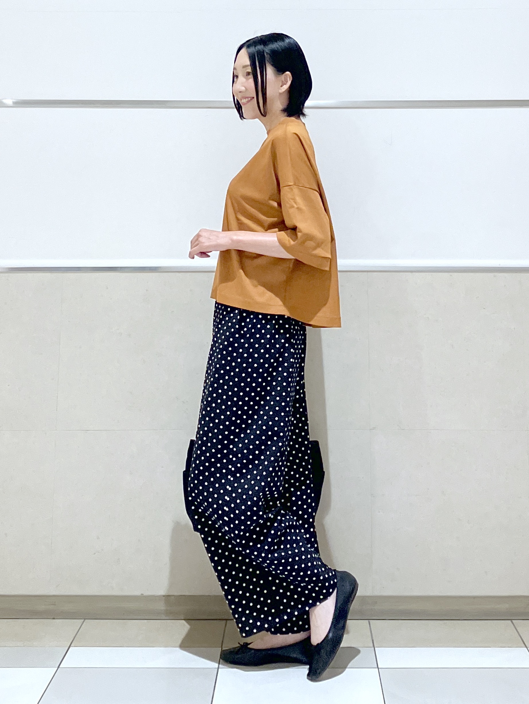 eriko さんの「Dessin｜【新色追加/体型カバー】美光沢カットソーボクシーシルエット」を使ったコーディネート