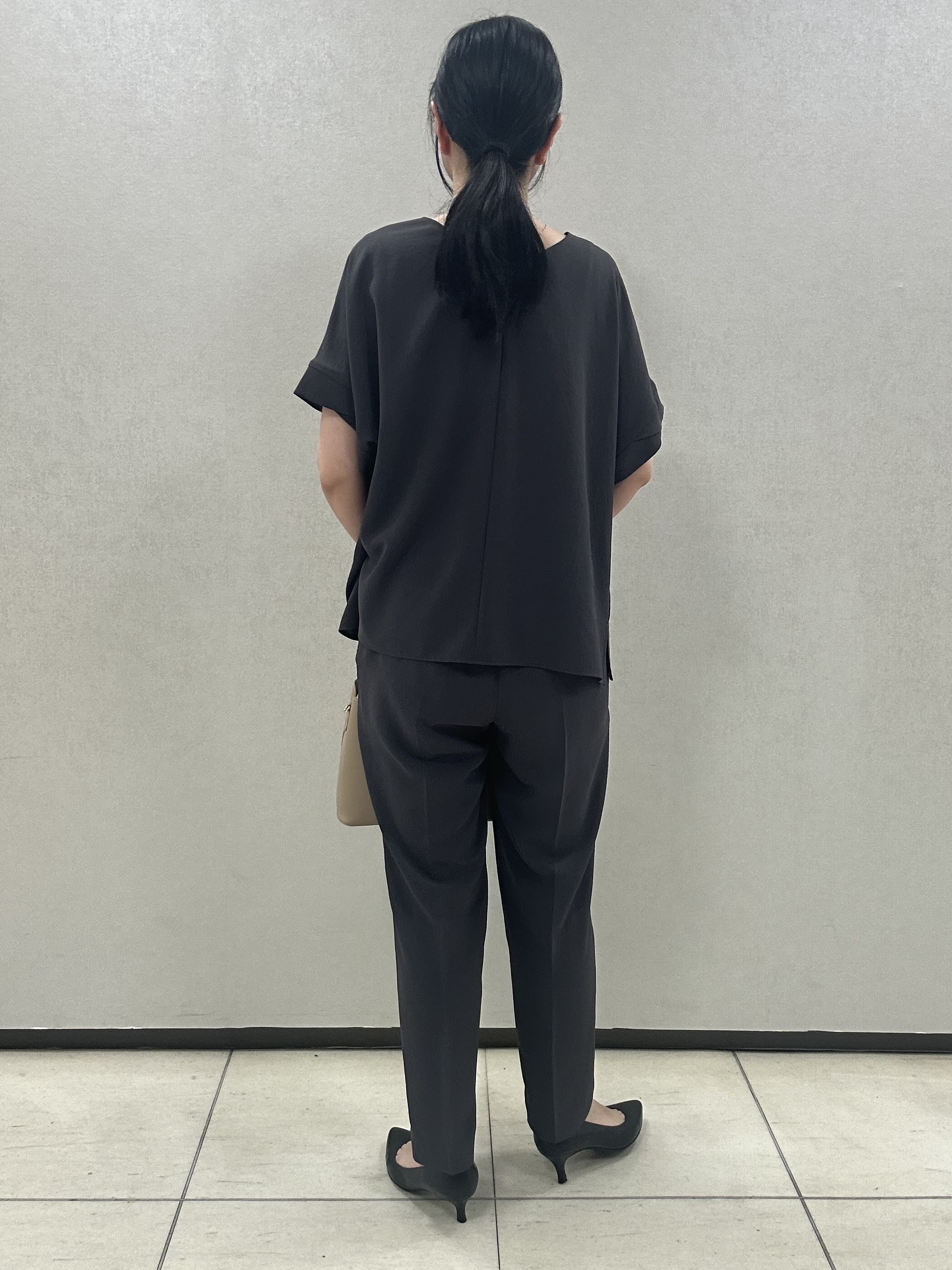 miiさんの「UNTITLED｜【前後2WAY/はっ水/セットアップ可】リラクシーフレンチスリーブブラウス」を使ったコーディネート