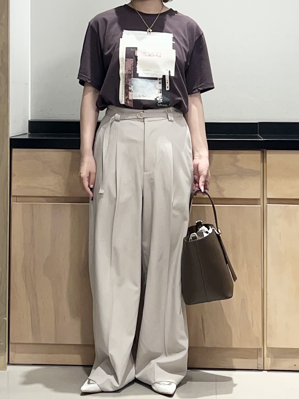 かのさんの「THE SHOP TK｜【ひんやりさらさら】ロゴアソートクルーネックTシャツ」を使ったコーディネート
