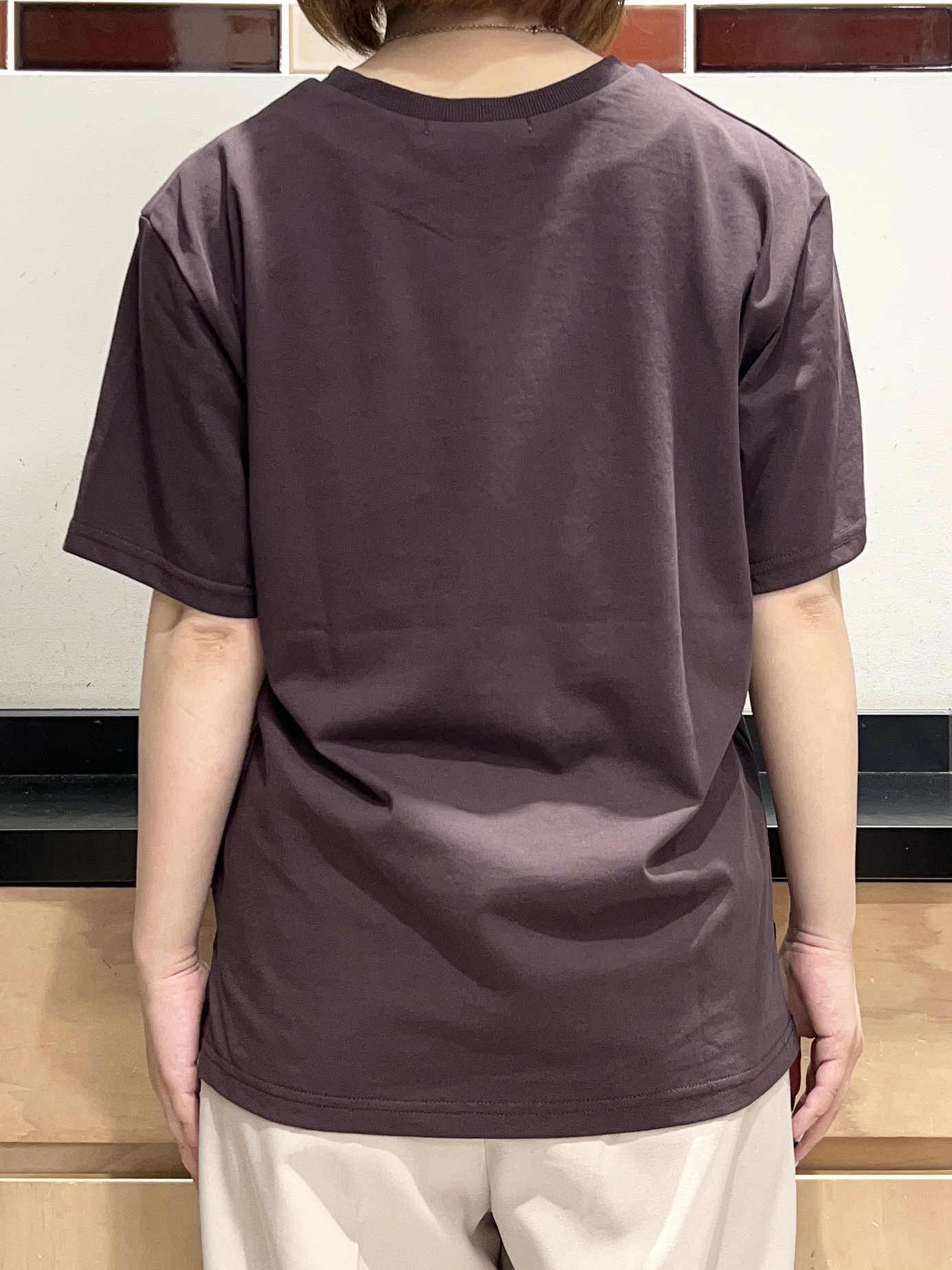 かのさんの「THE SHOP TK｜【ひんやりさらさら】ロゴアソートクルーネックTシャツ」を使ったコーディネート