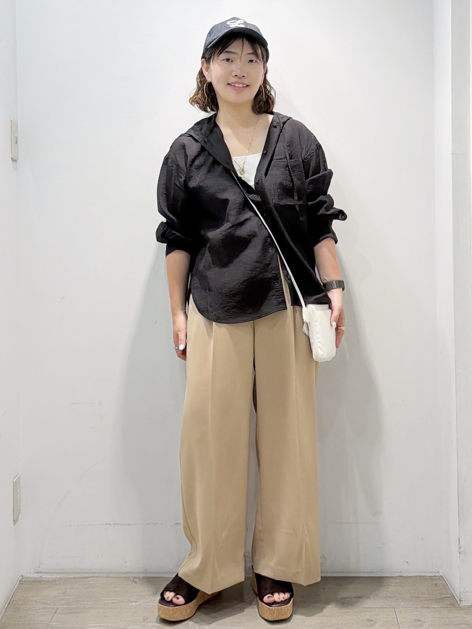 sumicaさんの「OPAQUE.CLIP｜【洗濯機OK】フード付きシアーシャツ」を使ったコーディネート
