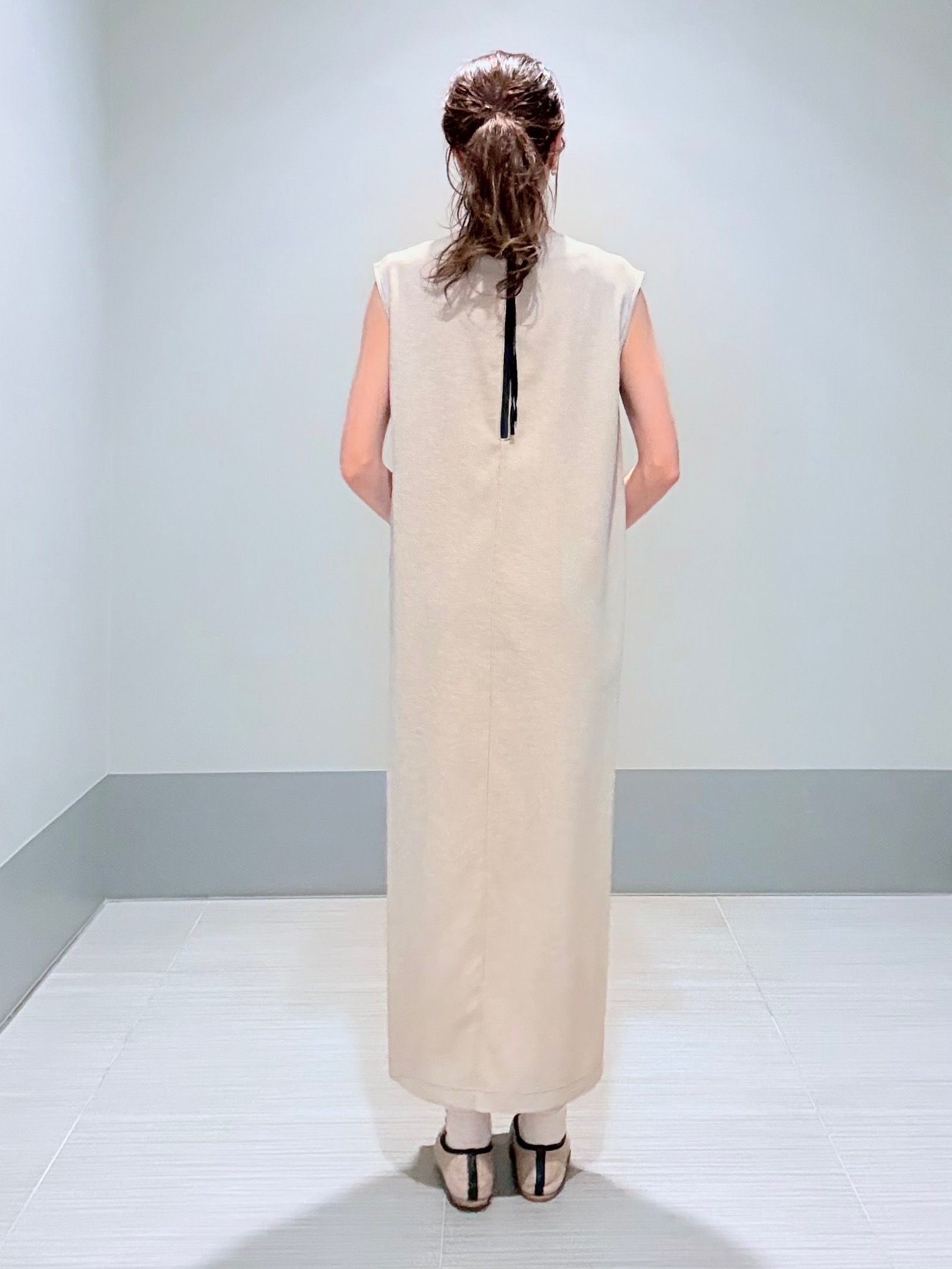 Yamaさんの「DRESSTERIOR｜【セットアップ可/UVカット/接触冷感/吸水速乾】ウォッシャブル Iラインワンピース」を使ったコーディネート