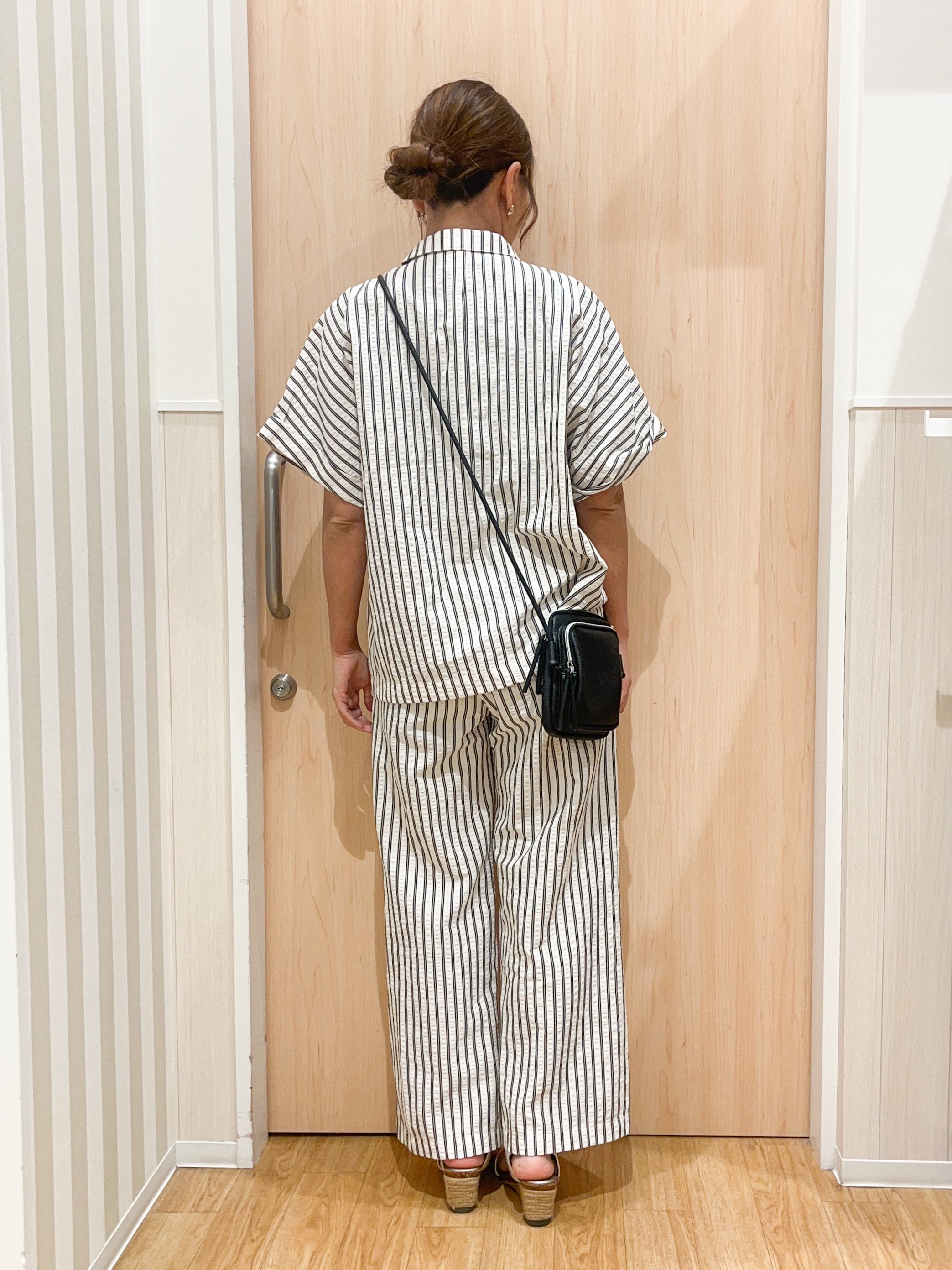 natsumiさんの「SHOO･LA･RUE｜【ひんやり/吸水速乾/セットアップ可】羽織るだけで主役になる サッカーストライプシャツジャケット」を使ったコーディネート