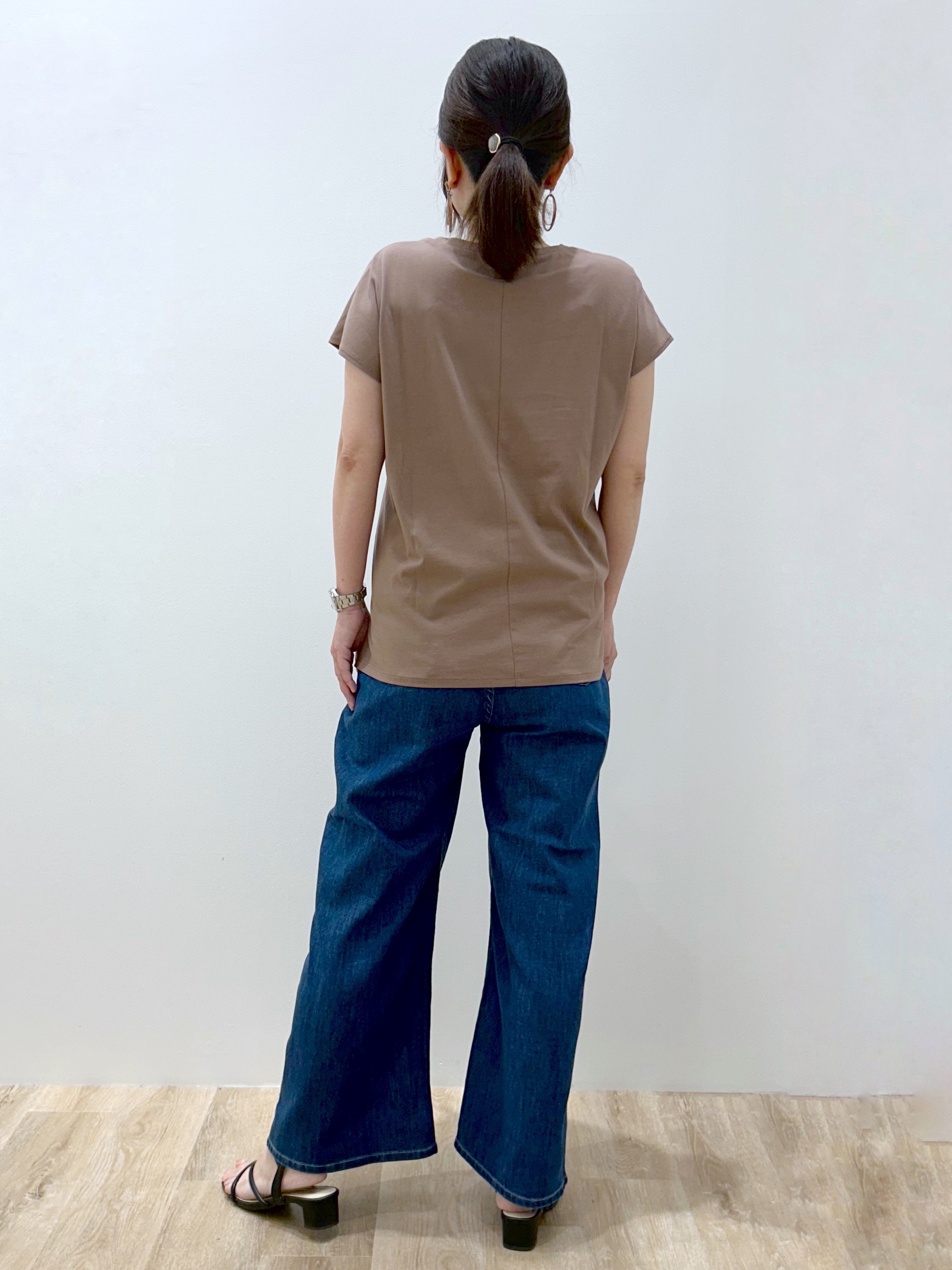ひろみさんの「OPAQUE.CLIP｜ロゴフレンチスリーブカットソー【洗濯機OK】」を使ったコーディネート