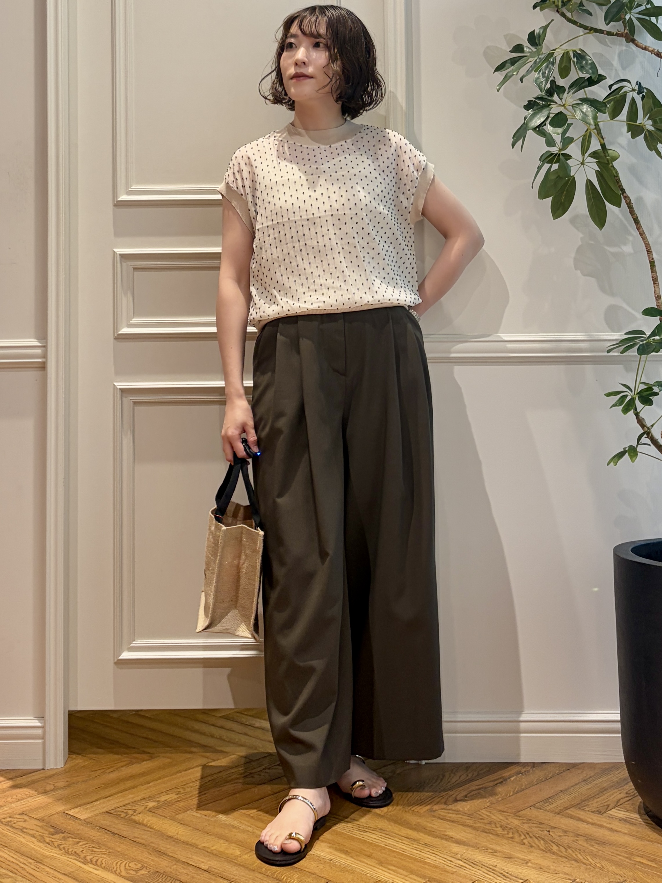 nakaoさんの「DRESSTERIOR｜NICOLAS LAINAS（ニコラスライナス）ソフトソールトングサンダル」を使ったコーディネート