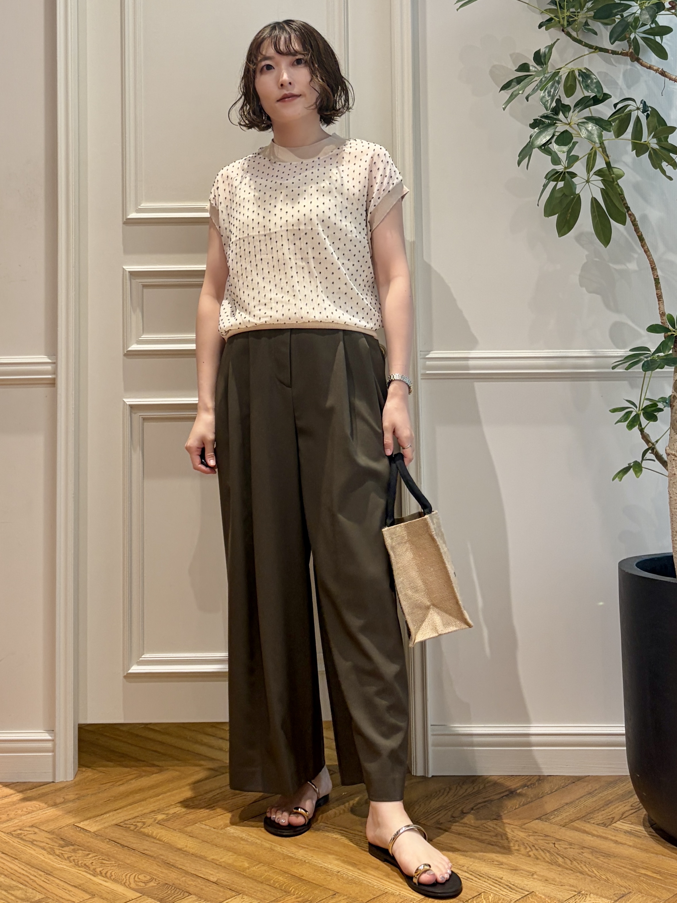nakaoさんの「DRESSTERIOR｜NICOLAS LAINAS（ニコラスライナス）ソフトソールトングサンダル」を使ったコーディネート