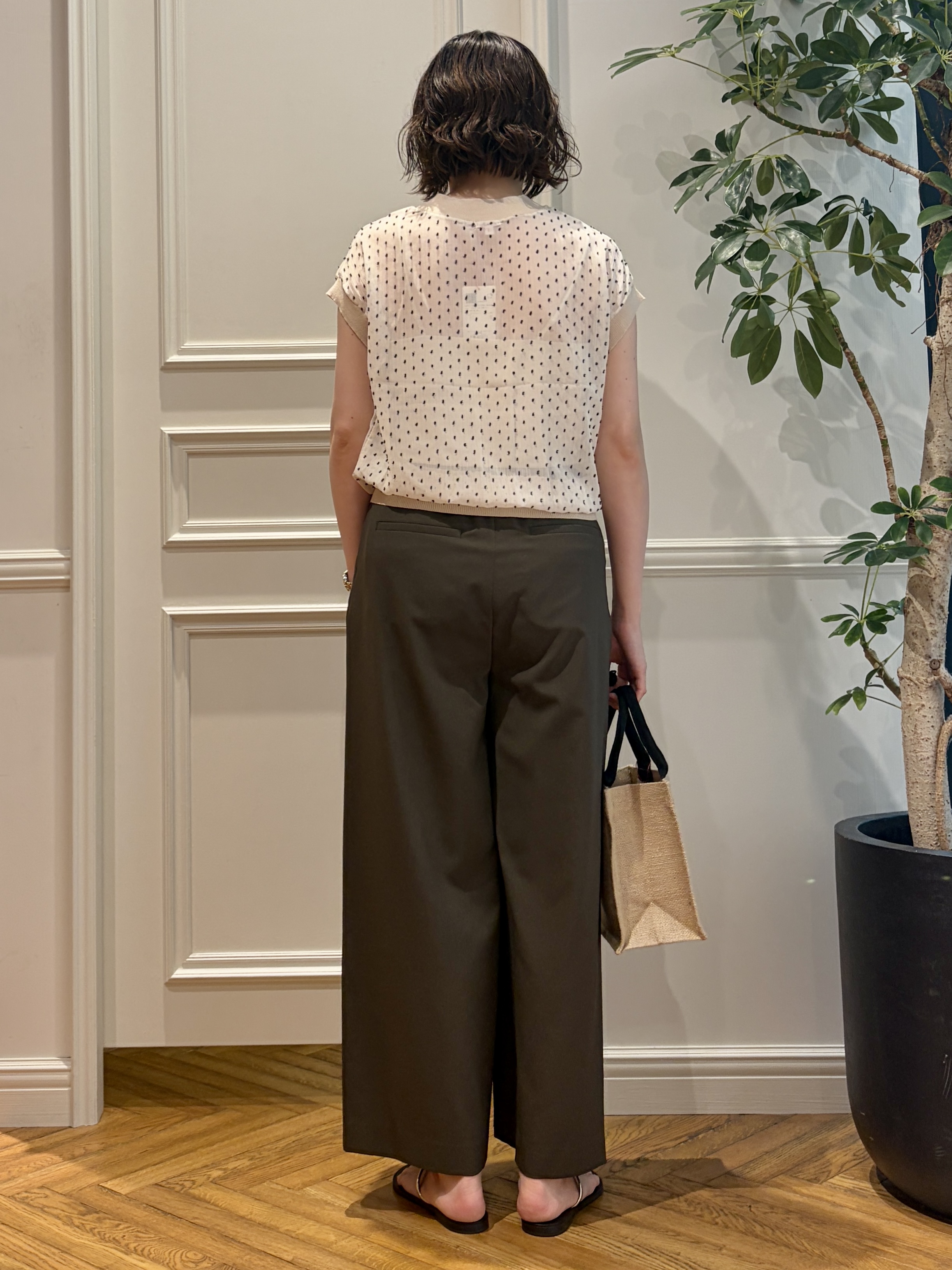 nakaoさんの「DRESSTERIOR｜NICOLAS LAINAS（ニコラスライナス）ソフトソールトングサンダル」を使ったコーディネート