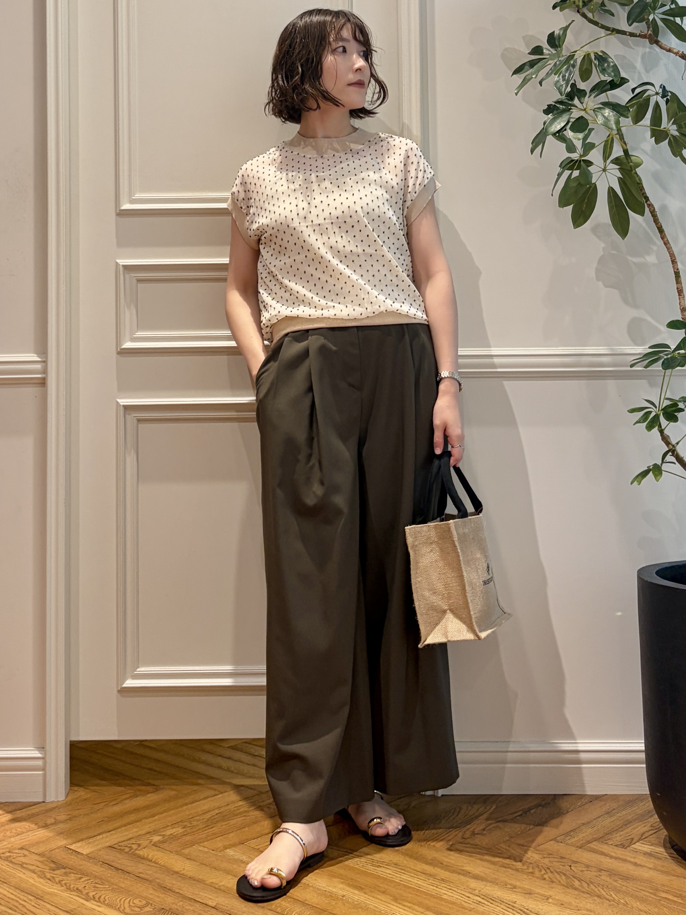 nakaoさんの「DRESSTERIOR｜NICOLAS LAINAS（ニコラスライナス）ソフトソールトングサンダル」を使ったコーディネート