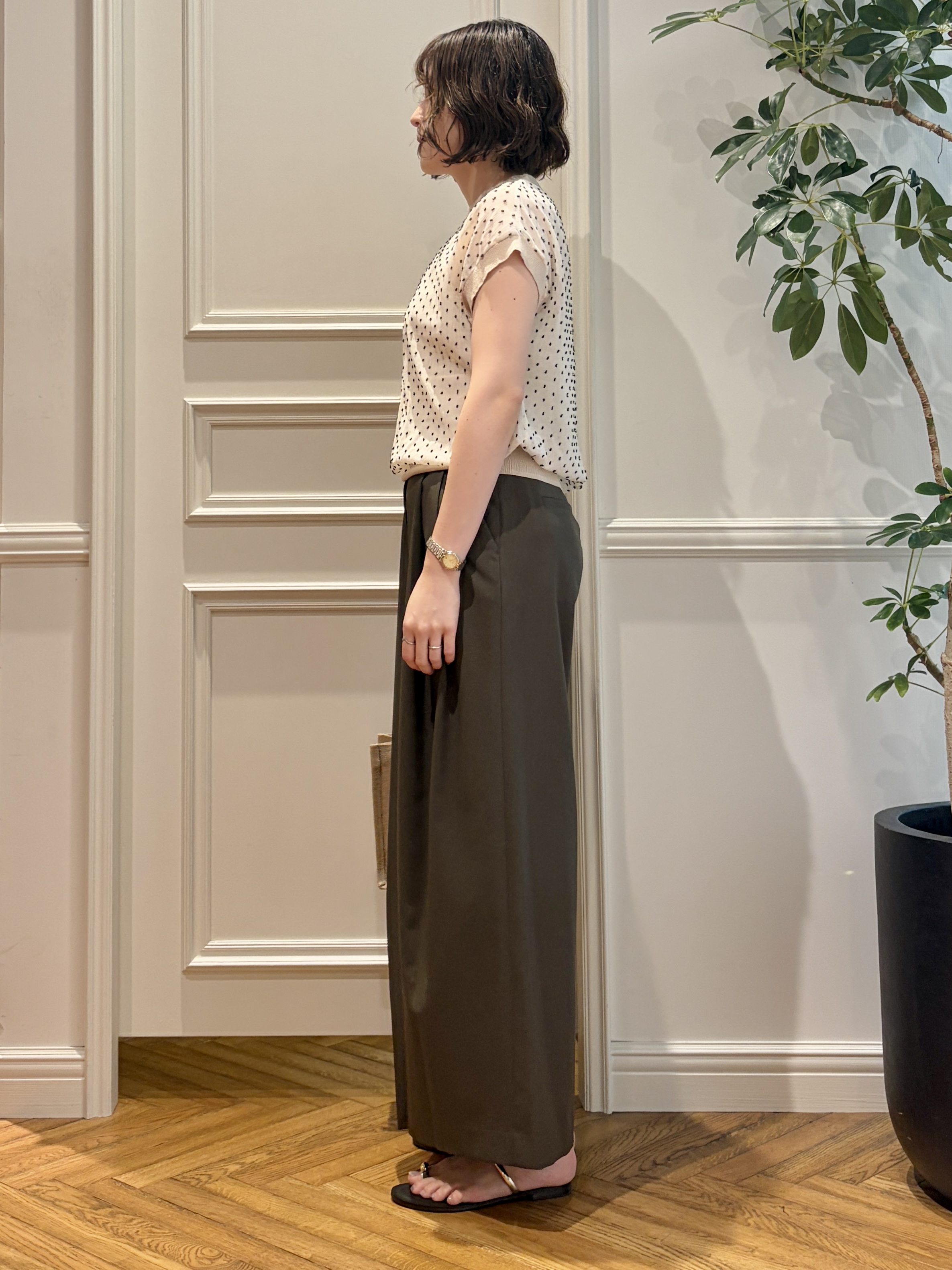 nakaoさんの「DRESSTERIOR｜NICOLAS LAINAS（ニコラスライナス）ソフトソールトングサンダル」を使ったコーディネート