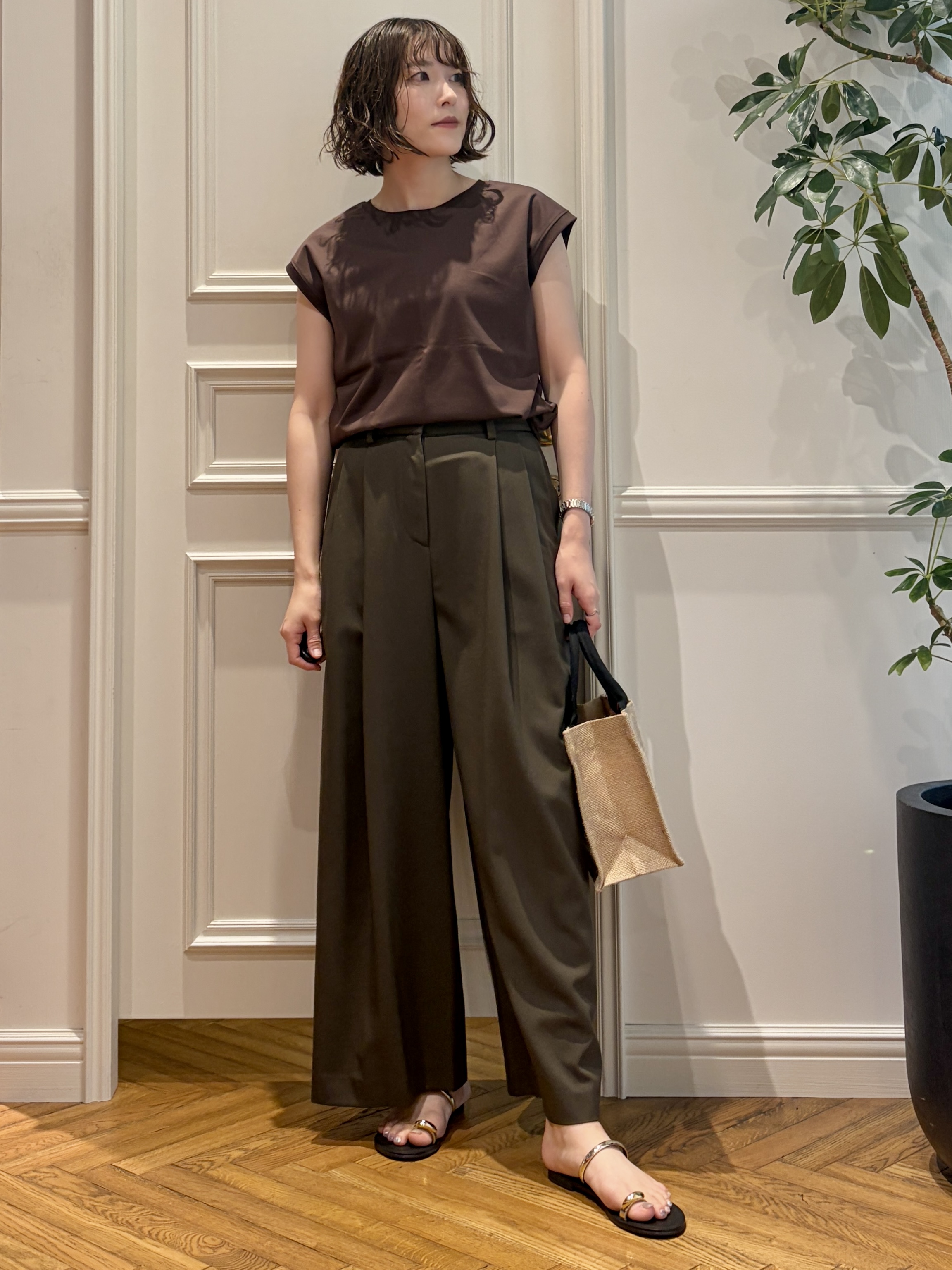 nakaoさんの「DRESSTERIOR｜NICOLAS LAINAS（ニコラスライナス）ソフトソールトングサンダル」を使ったコーディネート