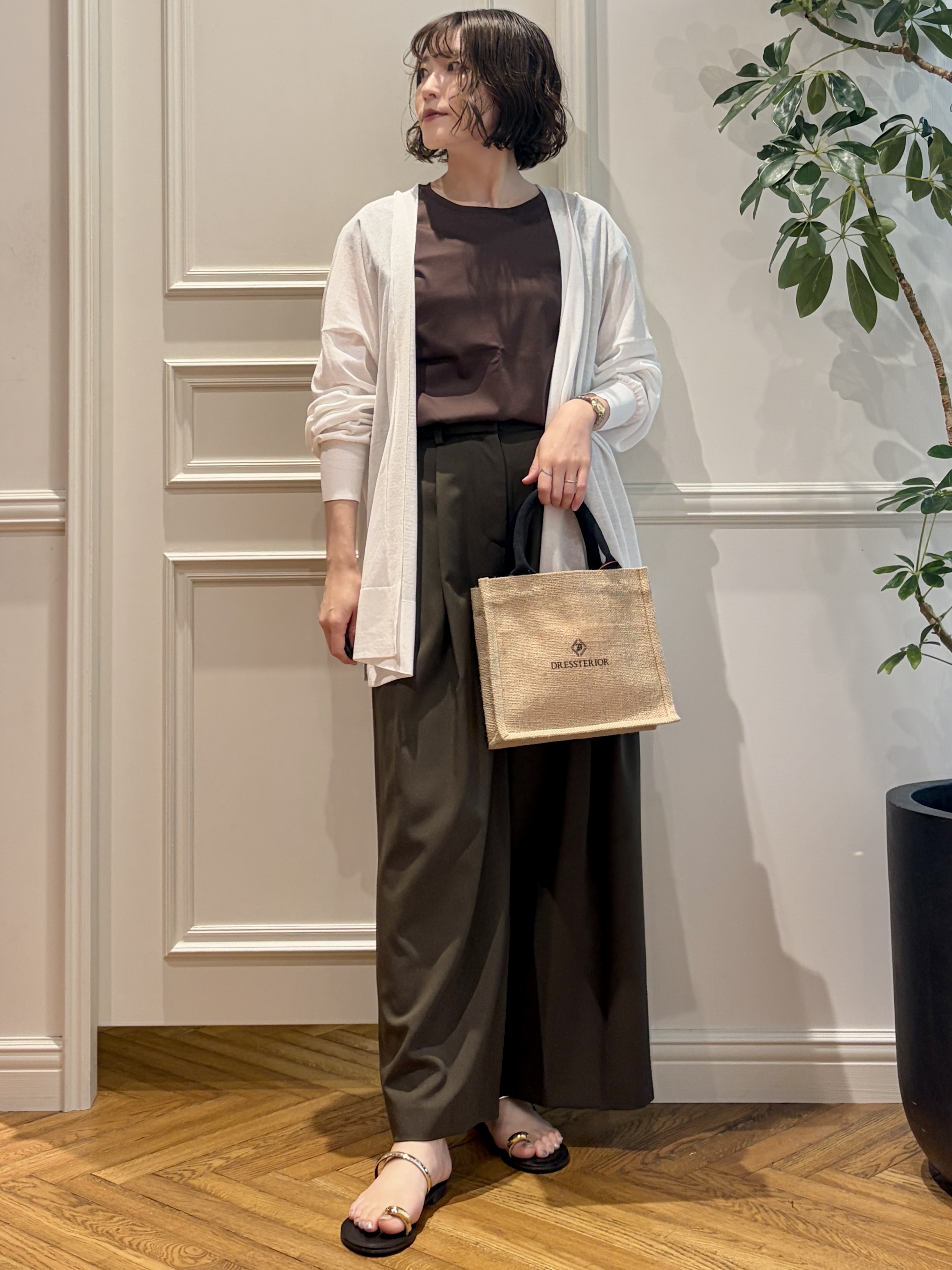 nakaoさんの「DRESSTERIOR｜NICOLAS LAINAS（ニコラスライナス）ソフトソールトングサンダル」を使ったコーディネート