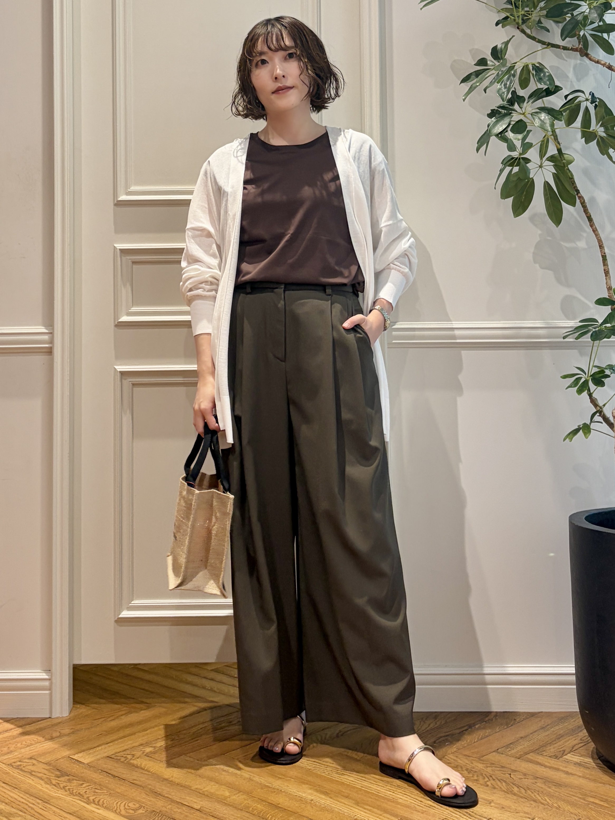 nakaoさんの「DRESSTERIOR｜NICOLAS LAINAS（ニコラスライナス）ソフトソールトングサンダル」を使ったコーディネート